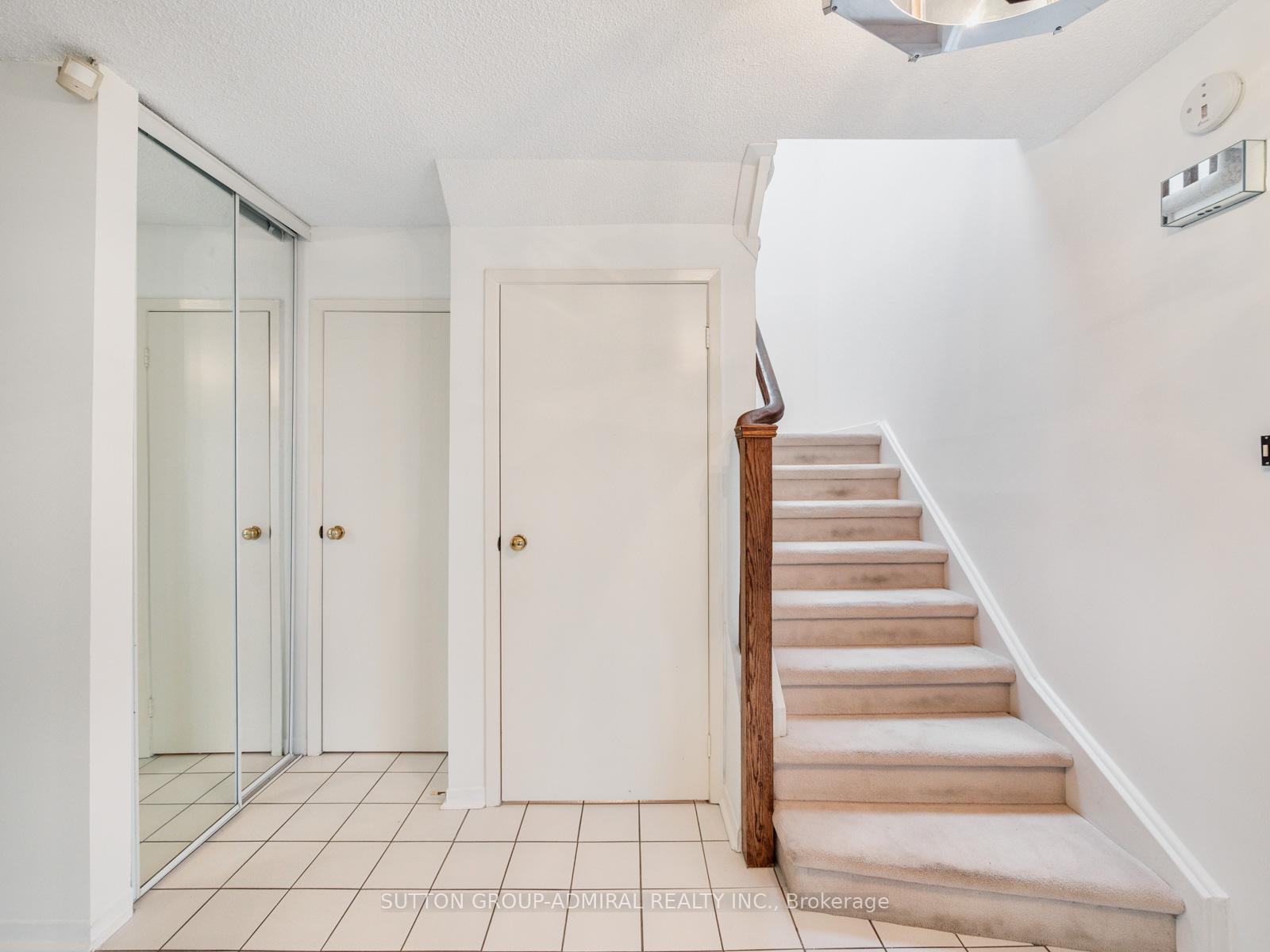 Photo 17 of 61 Ramblewood Lane, Vaughan, Brownridge — HOMEH