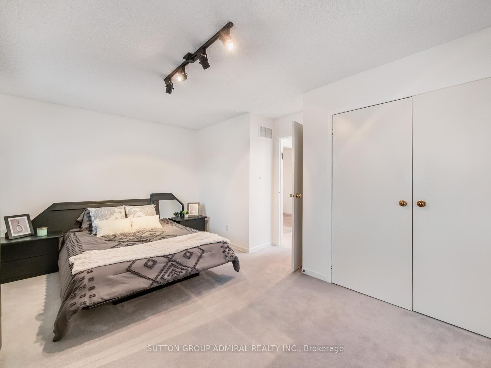 Photo 22 of 61 Ramblewood Lane, Vaughan, Brownridge — HOMEH