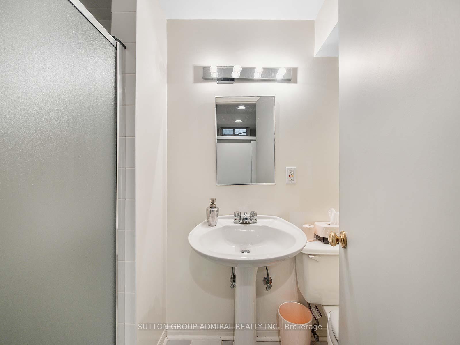 Photo 37 of 61 Ramblewood Lane, Vaughan, Brownridge — HOMEH