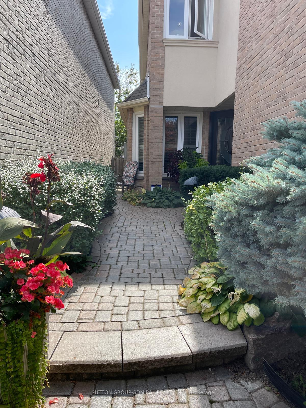 Photo 42 of 61 Ramblewood Lane, Vaughan, Brownridge — HOMEH