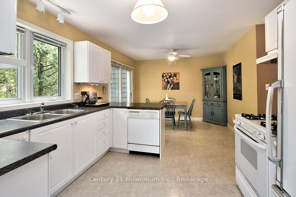 Photo 17 of 111 Patricia Drive, Blue Mountains — HOMEH