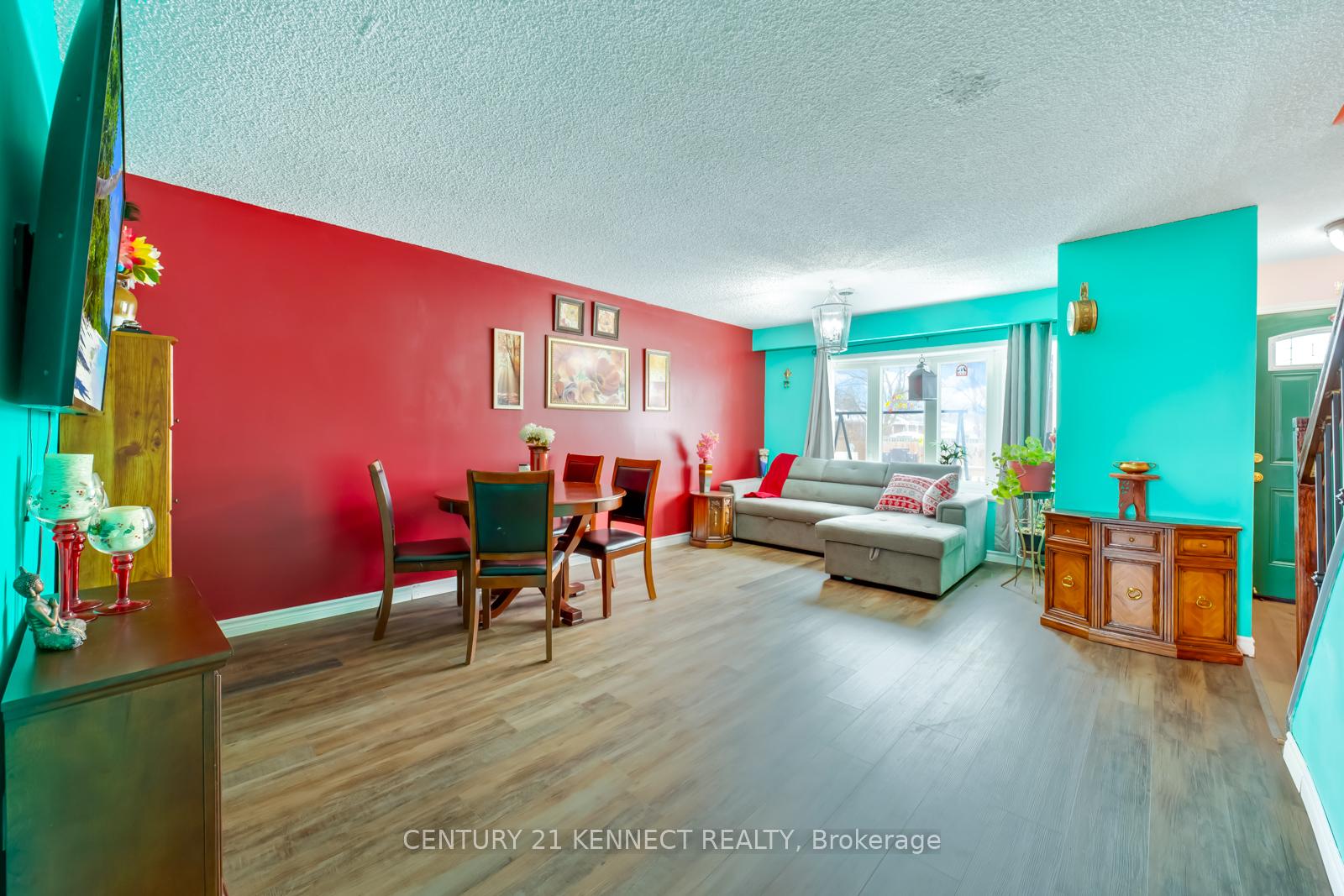 Photo 3 of 172 Waverly Street S, Oshawa, Vanier — HOMEH