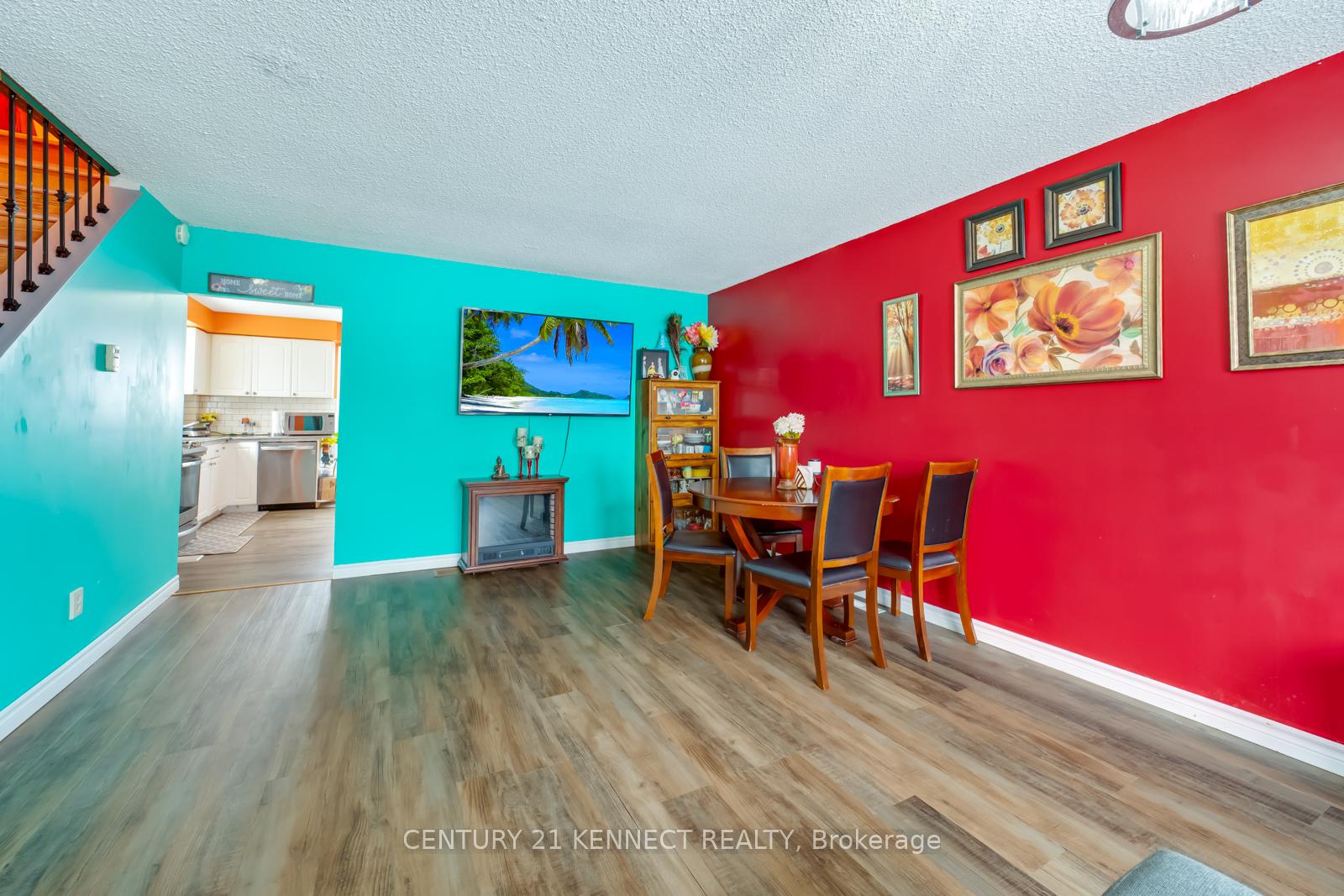 Photo 4 of 172 Waverly Street S, Oshawa, Vanier — HOMEH