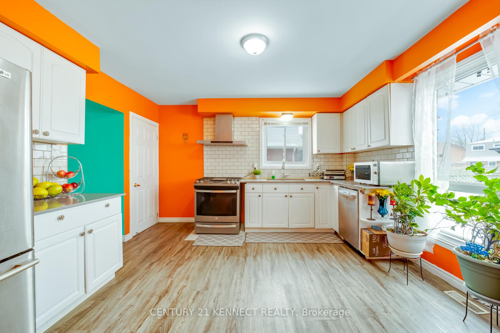Photo 6 of 172 Waverly Street S, Oshawa, Vanier — HOMEH