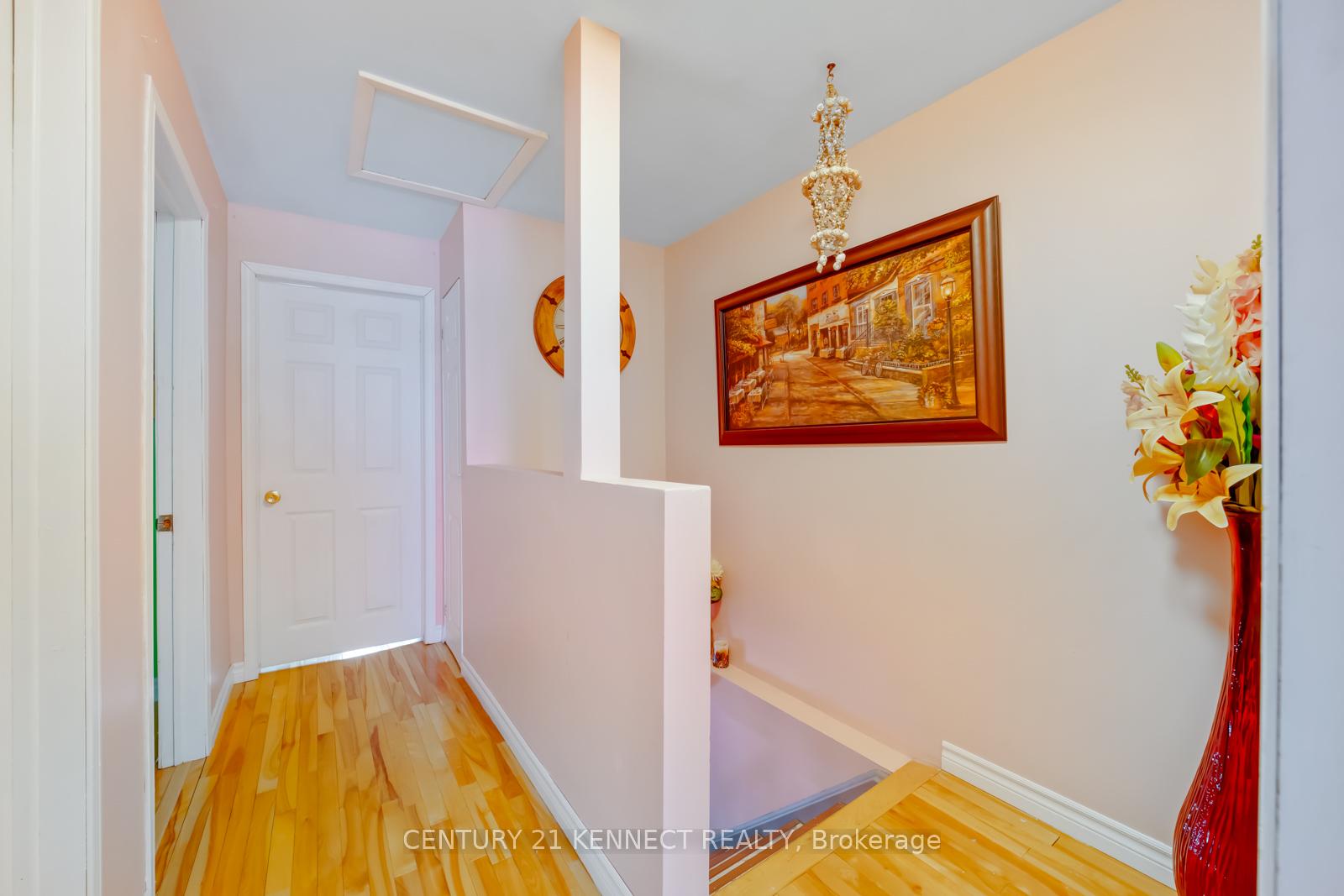 Photo 9 of 172 Waverly Street S, Oshawa, Vanier — HOMEH