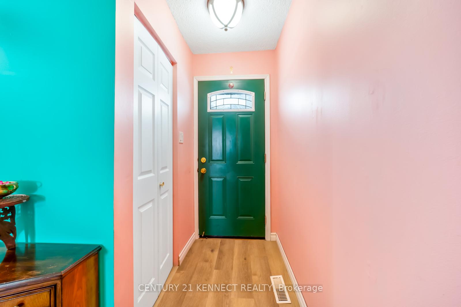 Photo 15 of 172 Waverly Street S, Oshawa, Vanier — HOMEH