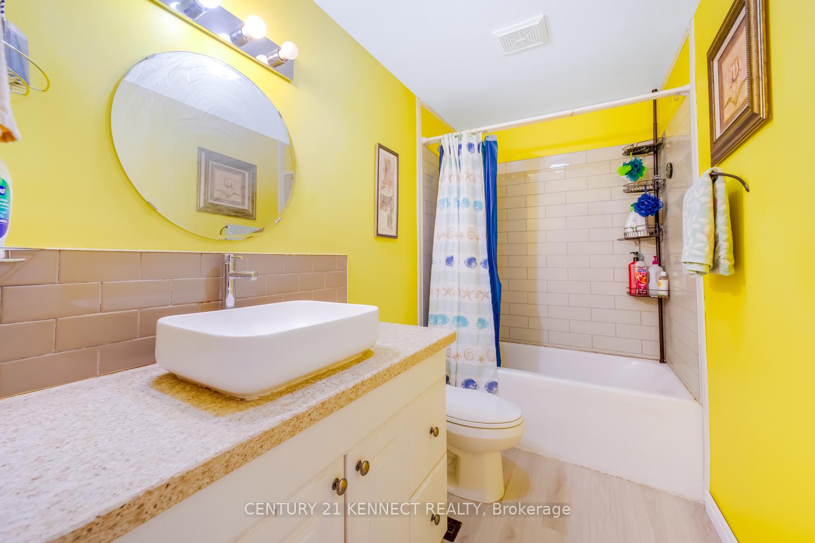 Photo 16 of 172 Waverly Street S, Oshawa, Vanier — HOMEH