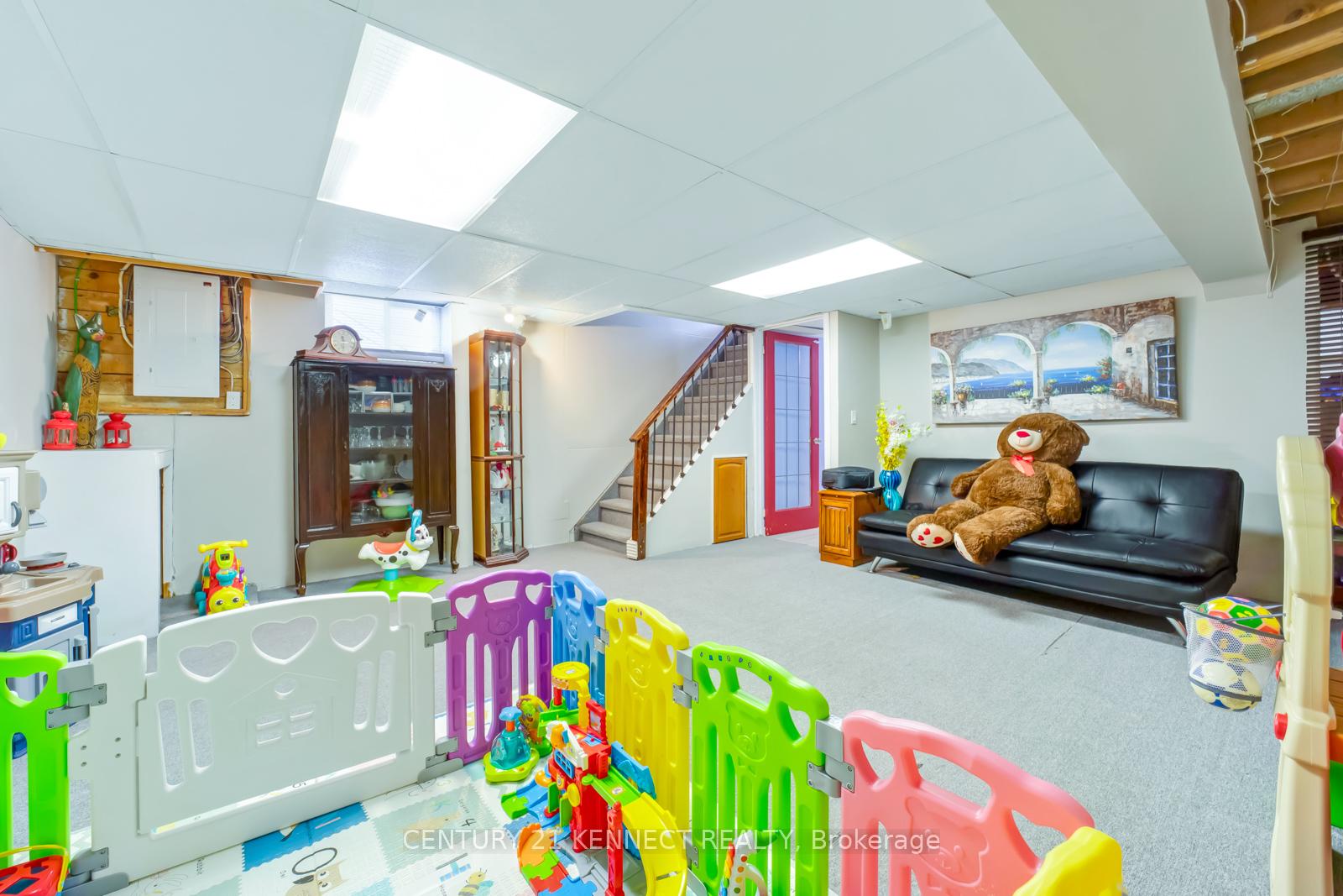 Photo 18 of 172 Waverly Street S, Oshawa, Vanier — HOMEH
