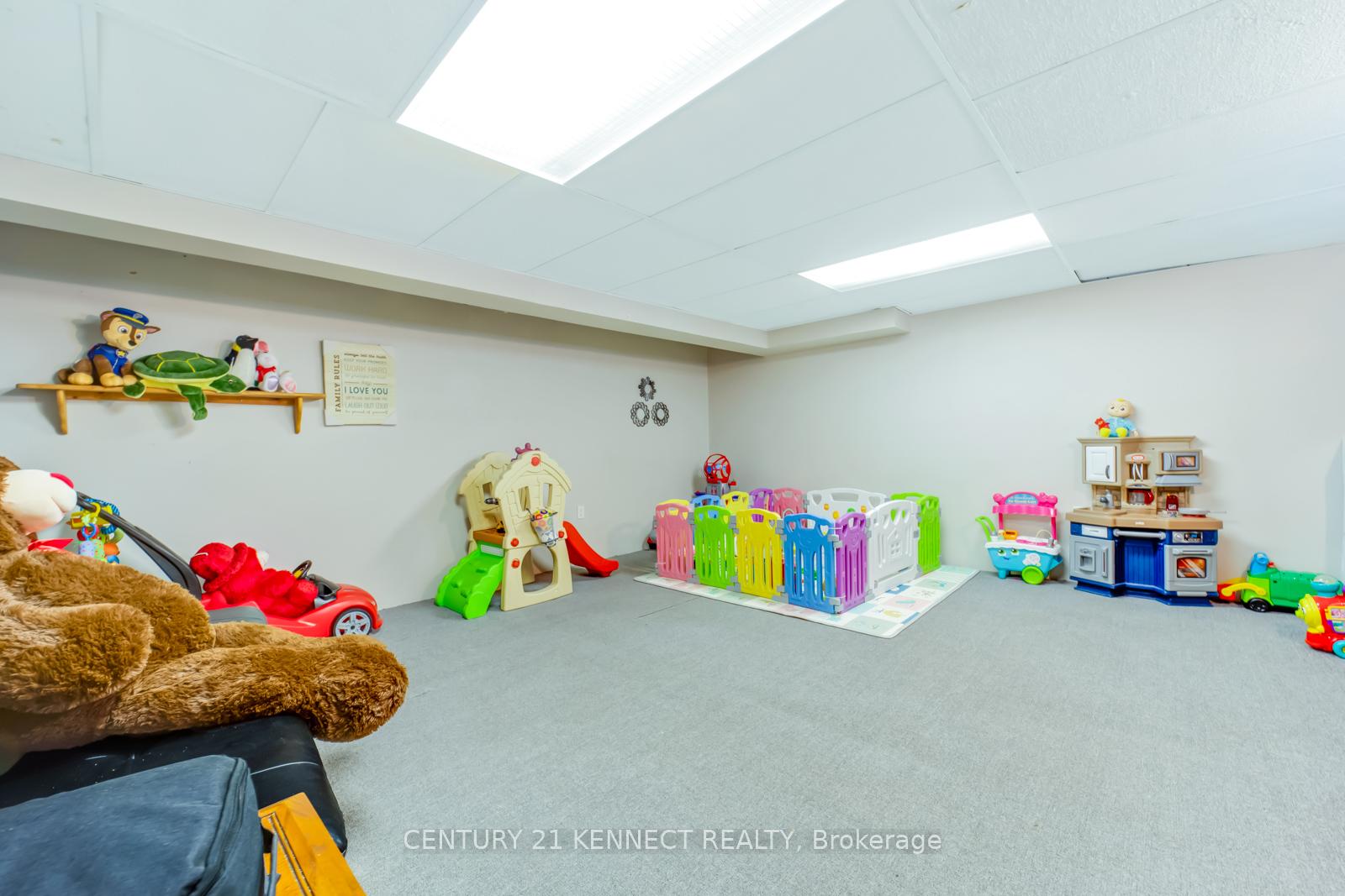 Photo 19 of 172 Waverly Street S, Oshawa, Vanier — HOMEH