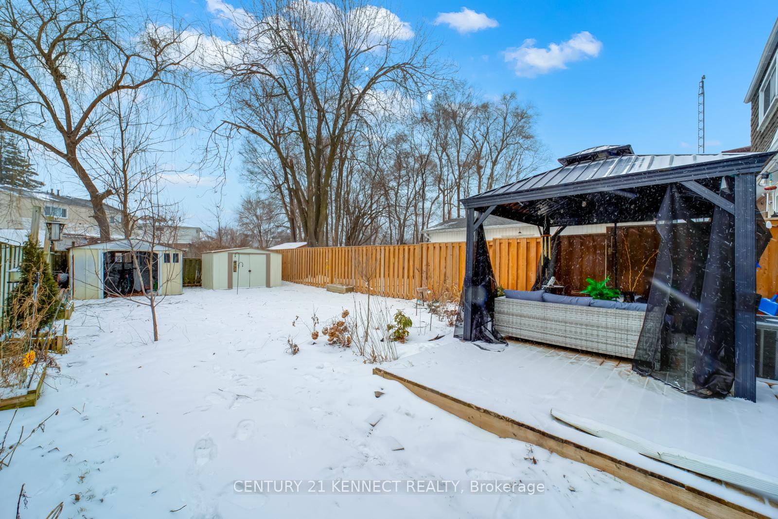 Photo 23 of 172 Waverly Street S, Oshawa, Vanier — HOMEH