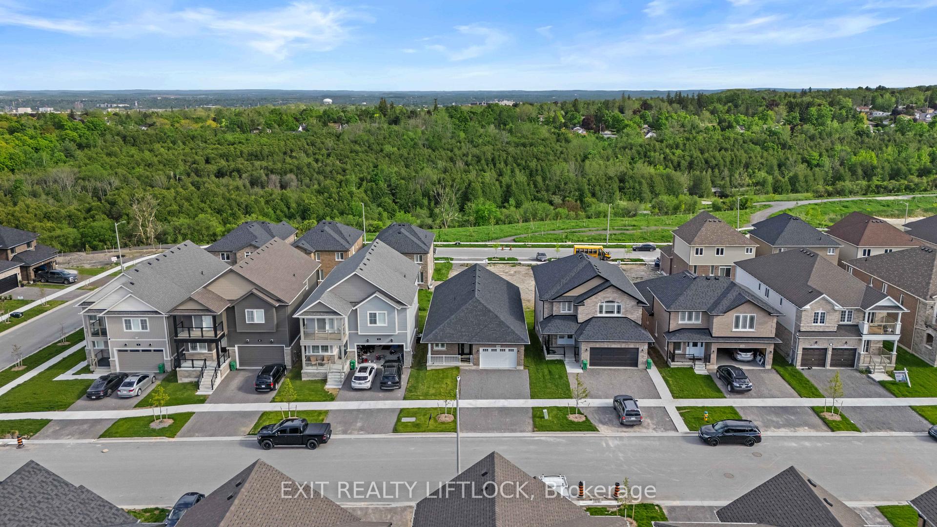 Photo 3 of 100 York Drive, Peterborough, Monaghan Ward 2 — HOMEH