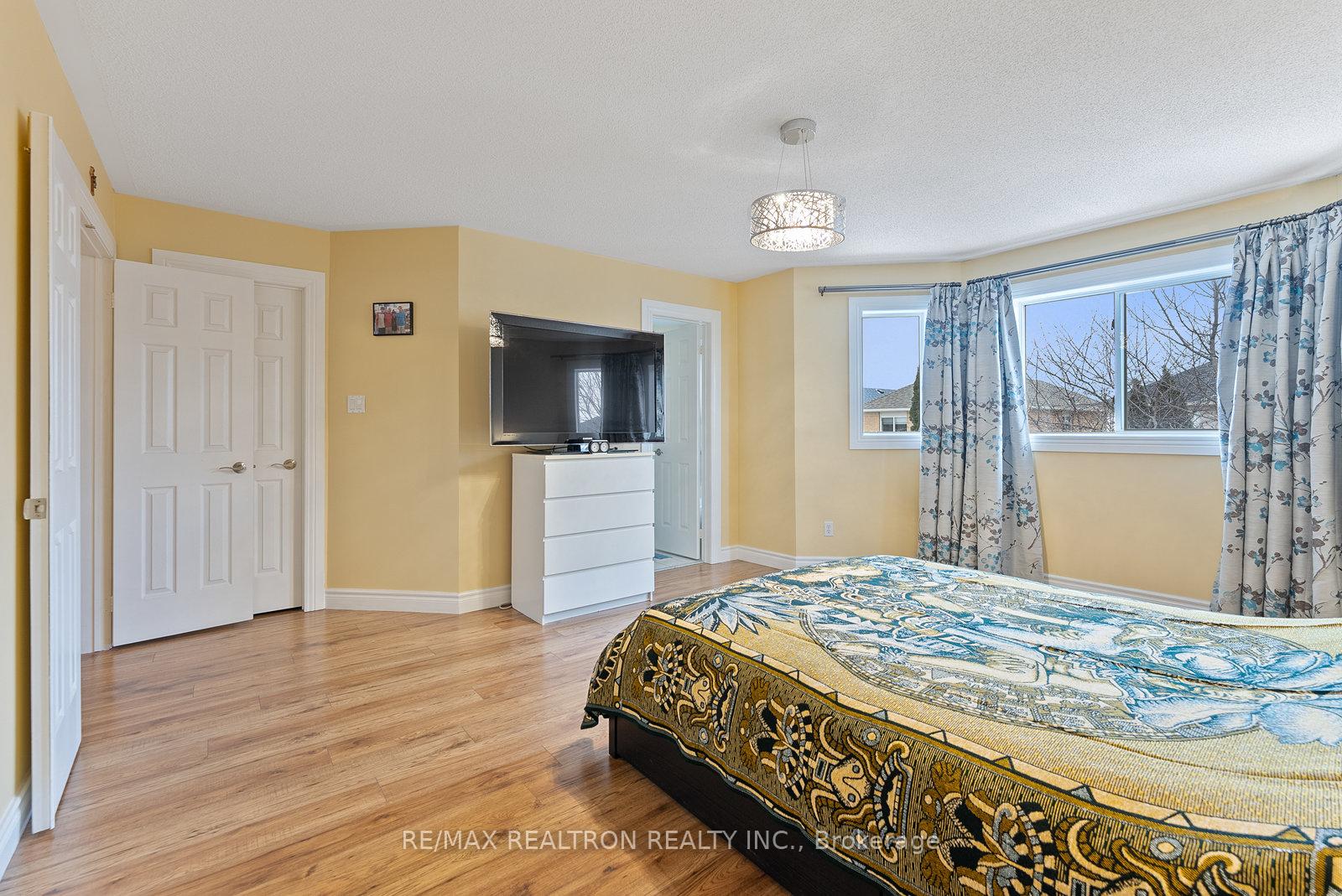 Photo 10 of 540 Nottingham Crescent, Oshawa, Eastdale — HOMEH