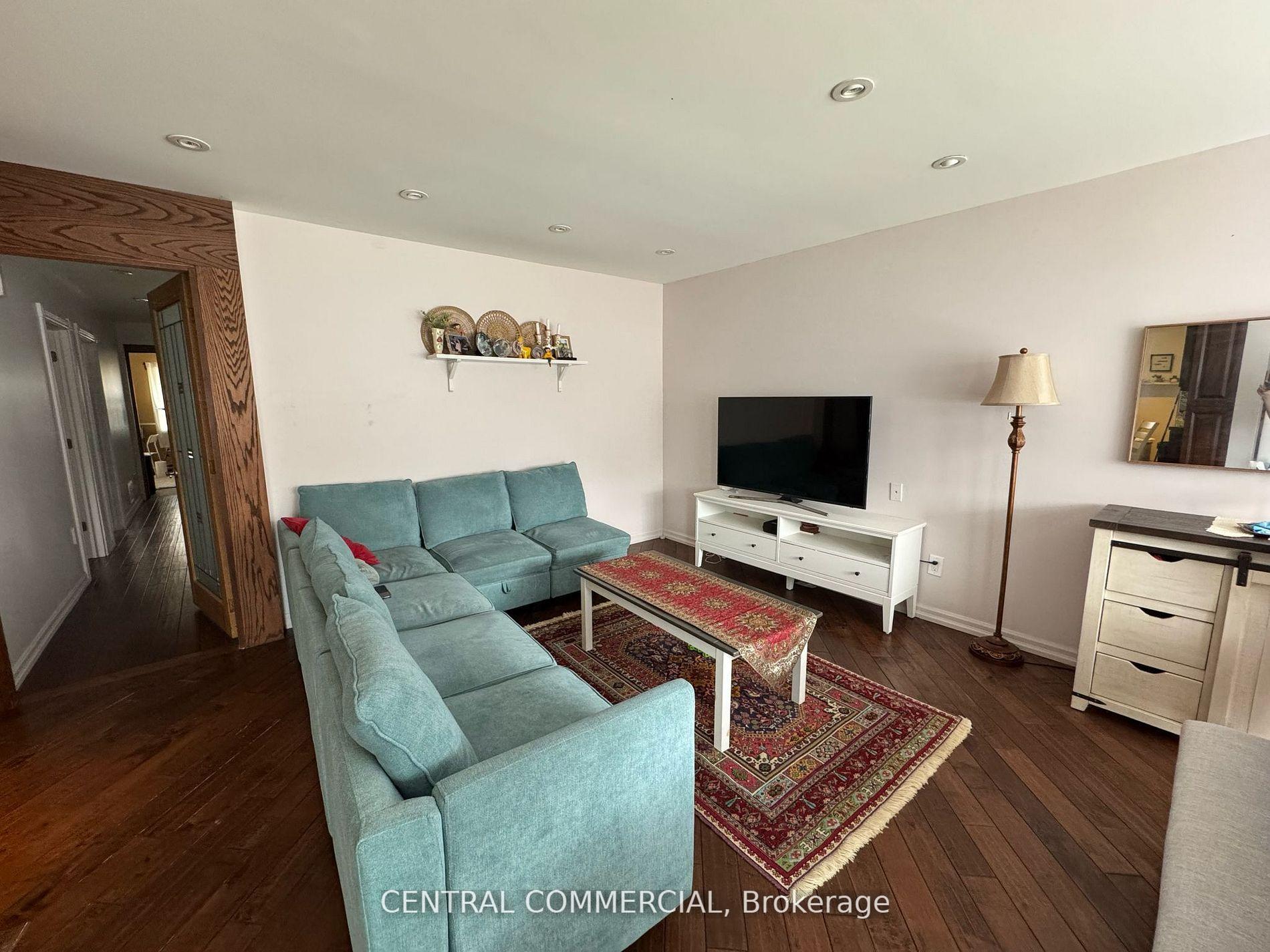 Photo 4 of 21 Jones Court, Aurora, Aurora Highlands — HOMEH