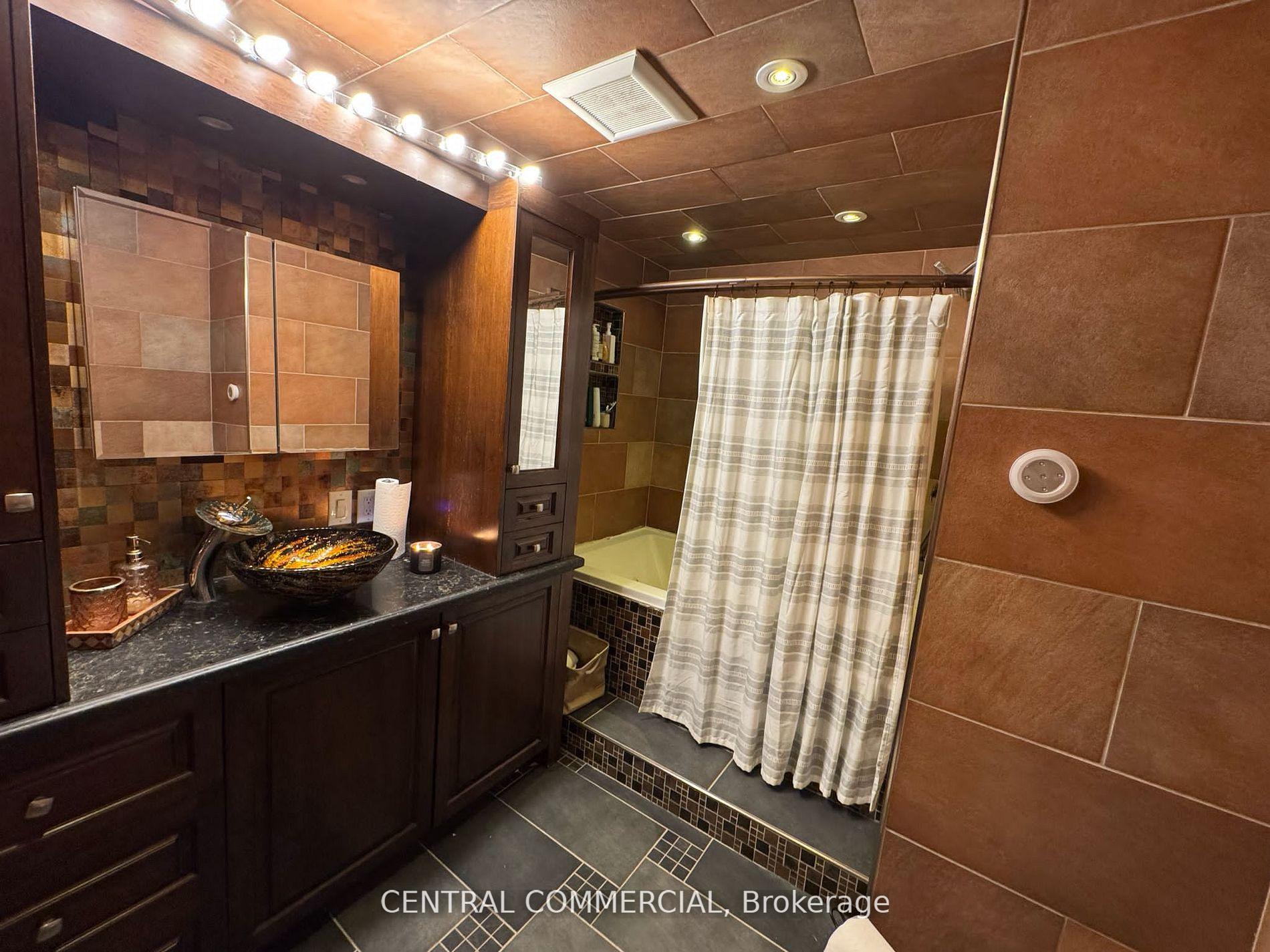 Photo 5 of 21 Jones Court, Aurora, Aurora Highlands — HOMEH