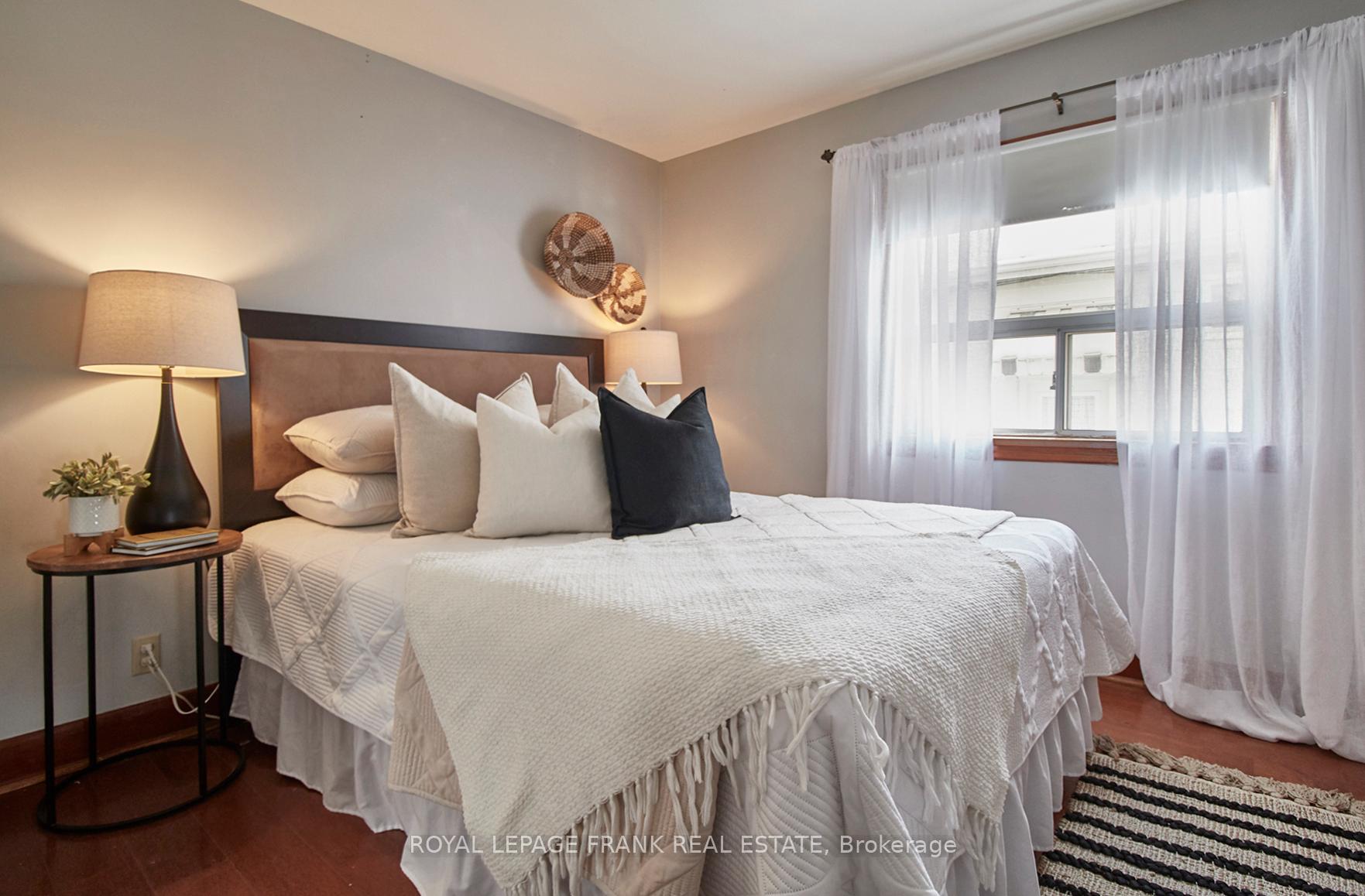 Photo 9 of 219 Greenwood Avenue, Oshawa, Vanier — HOMEH