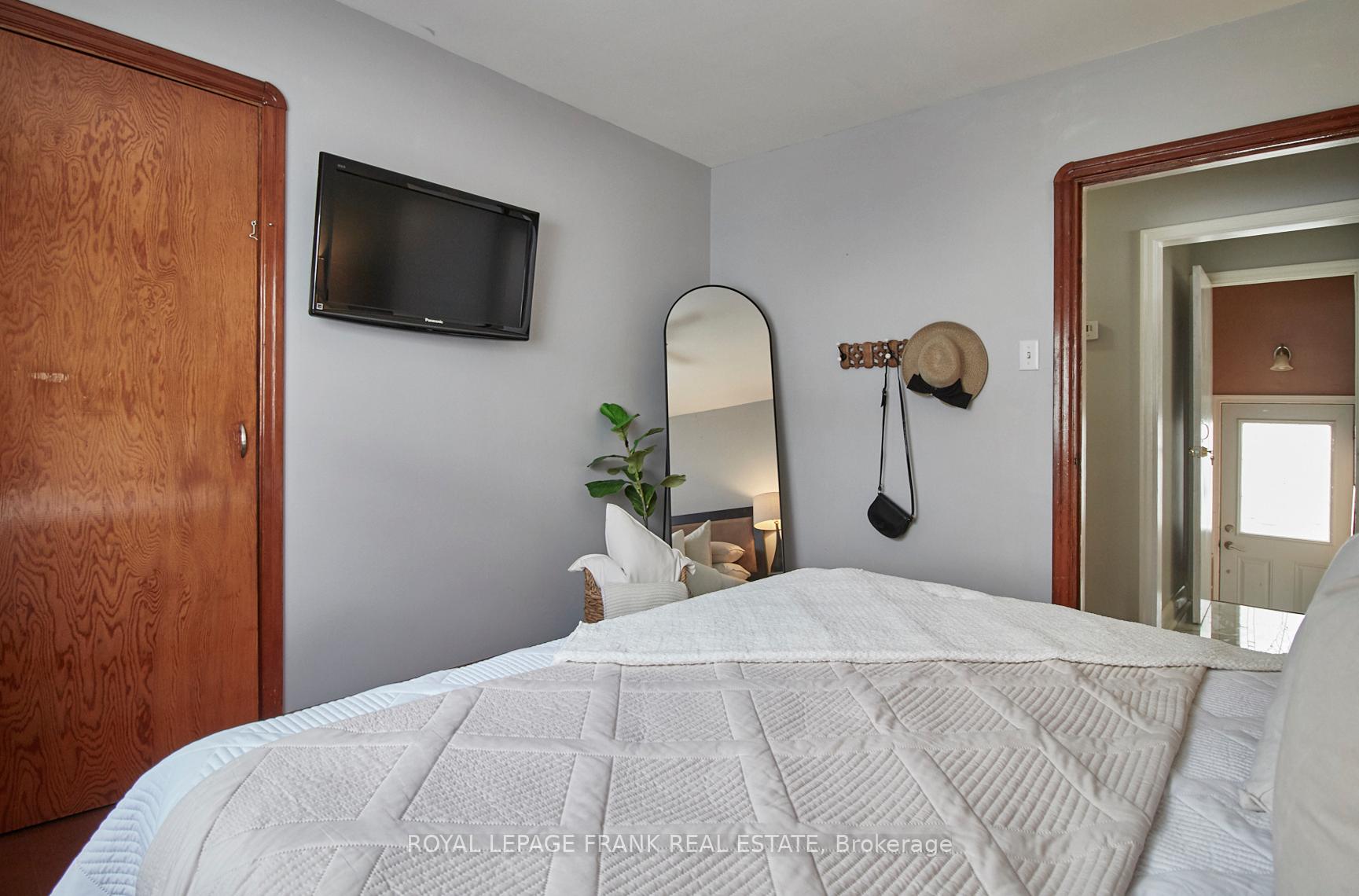Photo 10 of 219 Greenwood Avenue, Oshawa, Vanier — HOMEH
