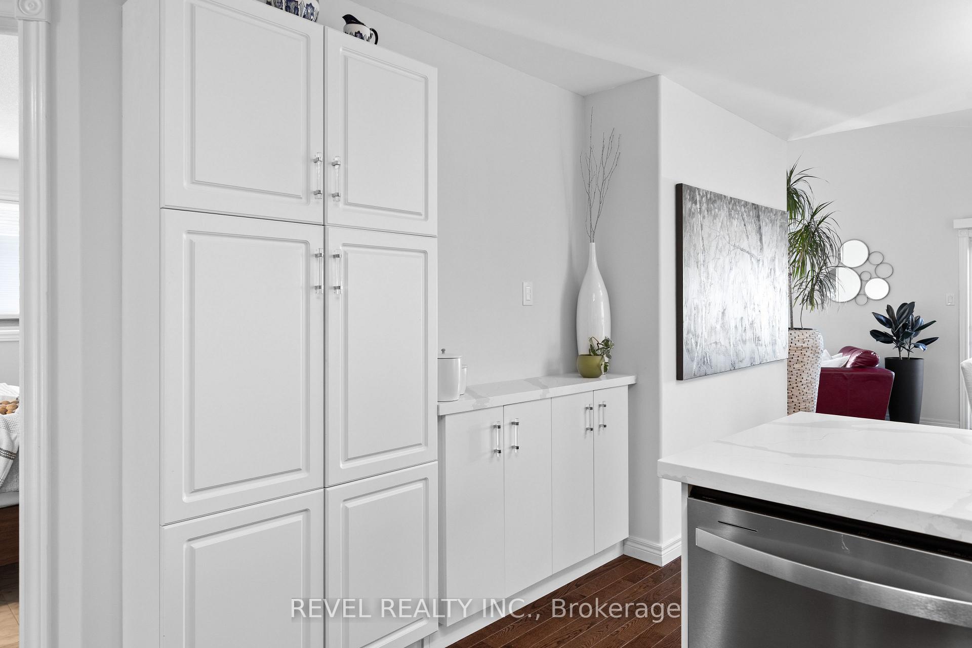 Photo 9 of 2726 Foxmeadow Road, Peterborough, Ashburnham Ward 4 — HOMEH