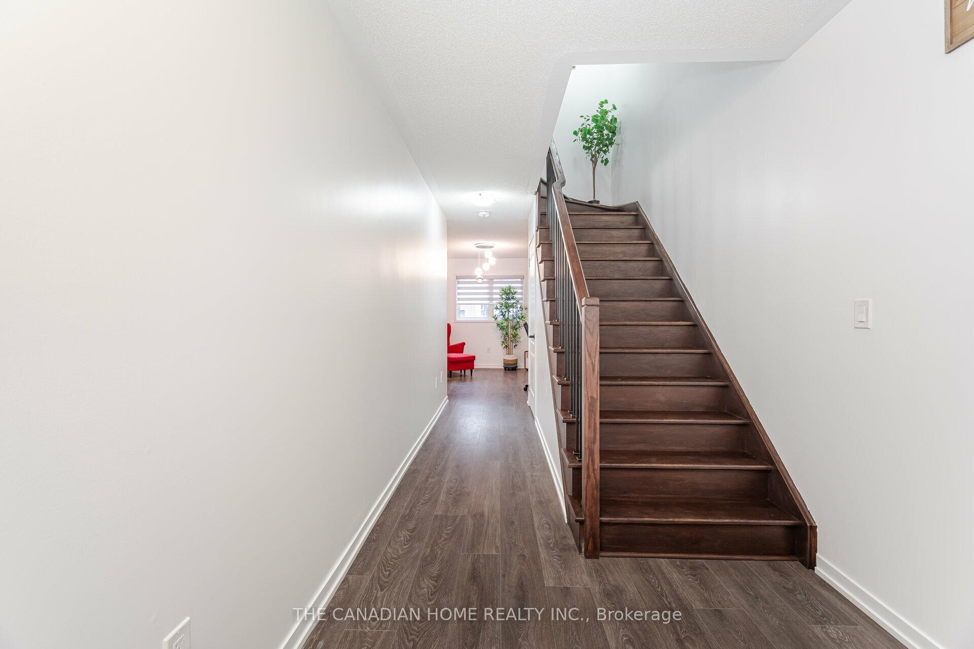 Photo 6 of 979 Kicking Horse Path, Oshawa, McLaughlin — HOMEH