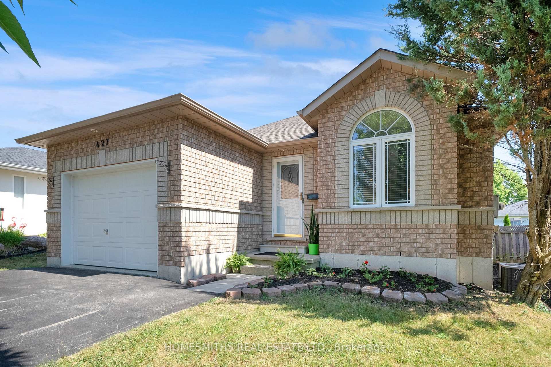 Photo 2 of 627 Trailview Drive, Peterborough, Ashburnham Ward 4 — HOMEH