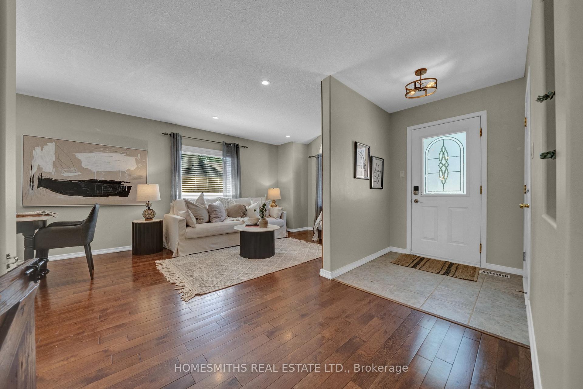 Photo 5 of 627 Trailview Drive, Peterborough, Ashburnham Ward 4 — HOMEH