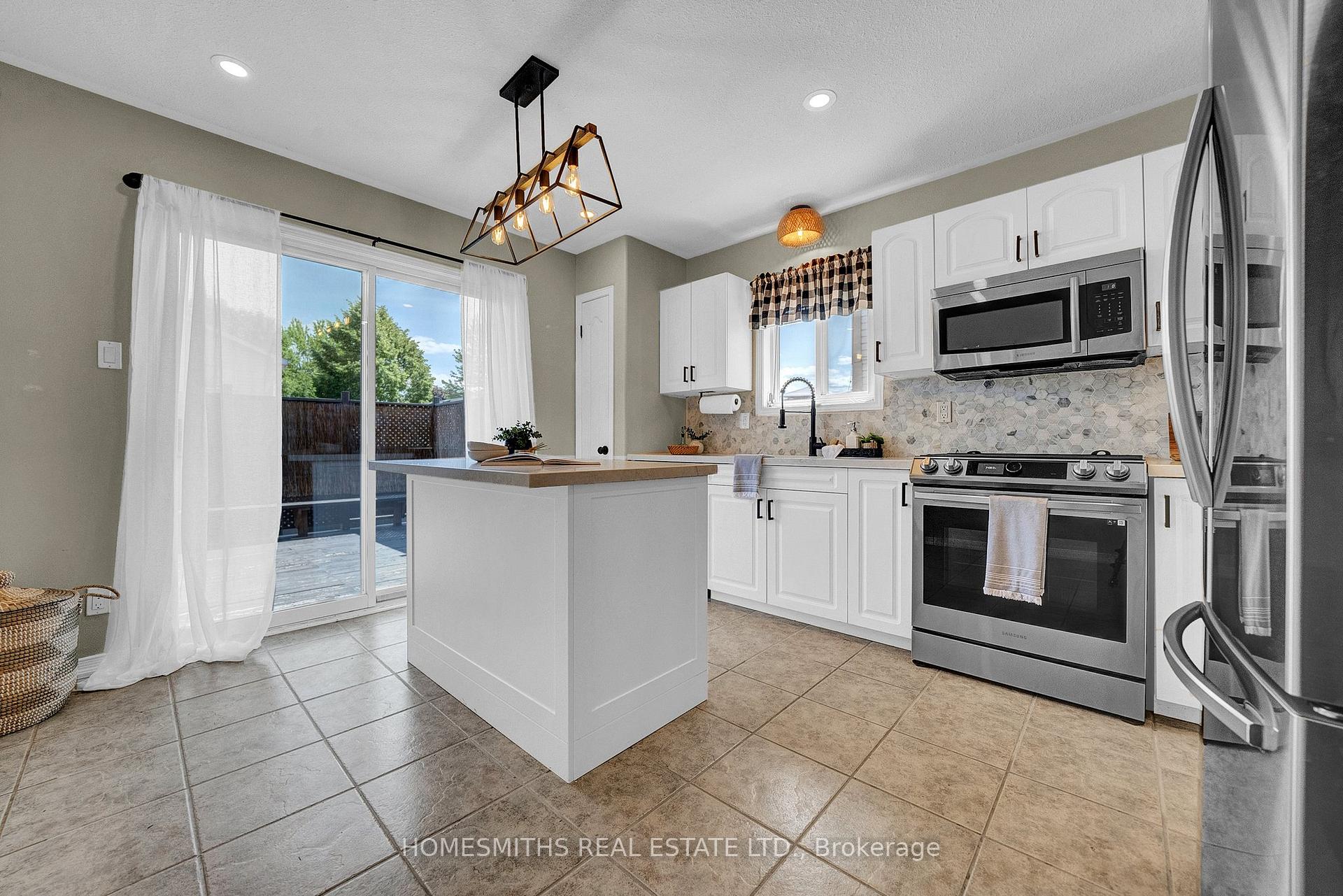Photo 9 of 627 Trailview Drive, Peterborough, Ashburnham Ward 4 — HOMEH