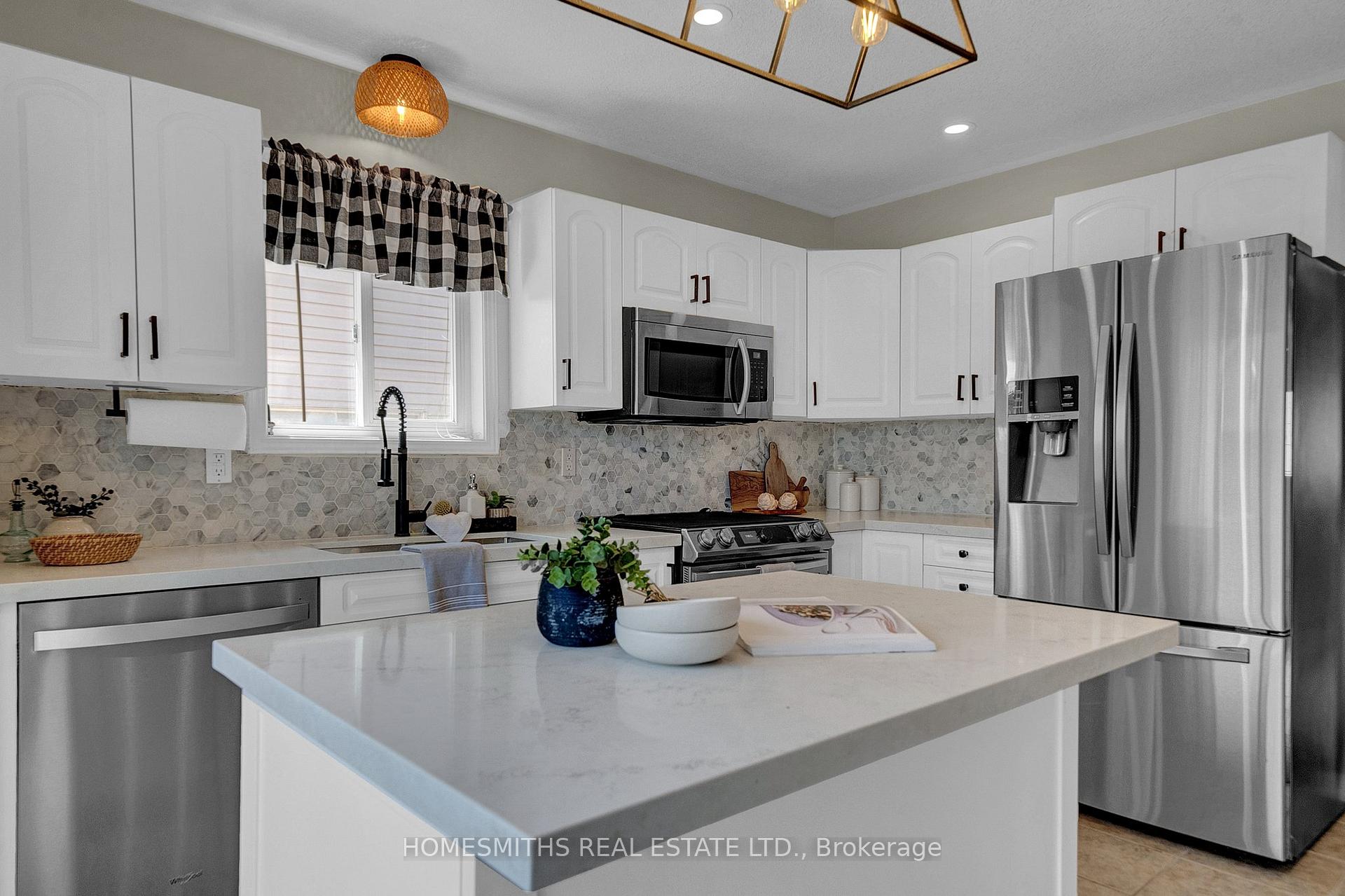 Photo 12 of 627 Trailview Drive, Peterborough, Ashburnham Ward 4 — HOMEH