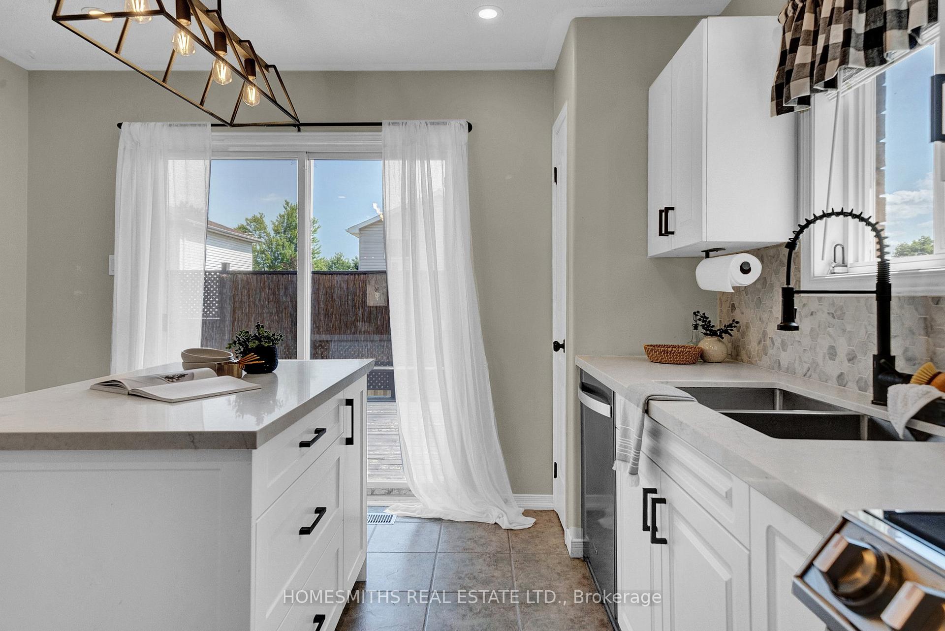 Photo 14 of 627 Trailview Drive, Peterborough, Ashburnham Ward 4 — HOMEH