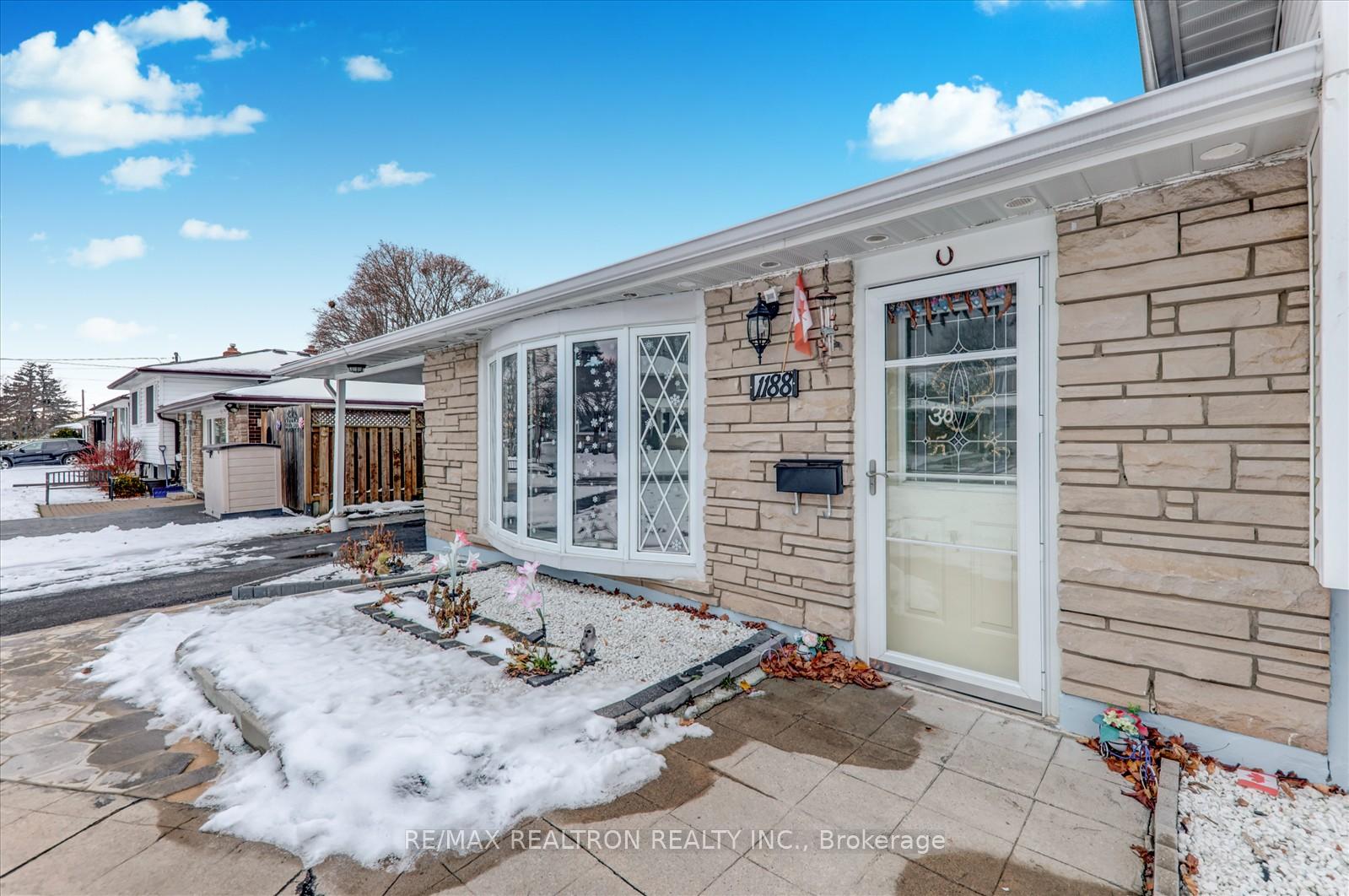 Photo 5 of 1188 Wakefield Crescent, Oshawa, Donevan — HOMEH