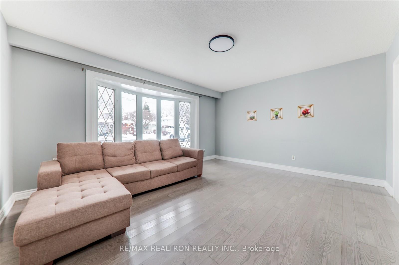 Photo 7 of 1188 Wakefield Crescent, Oshawa, Donevan — HOMEH