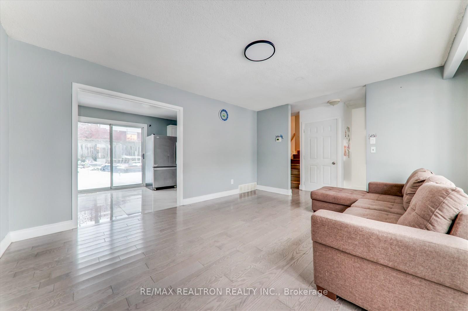 Photo 9 of 1188 Wakefield Crescent, Oshawa, Donevan — HOMEH