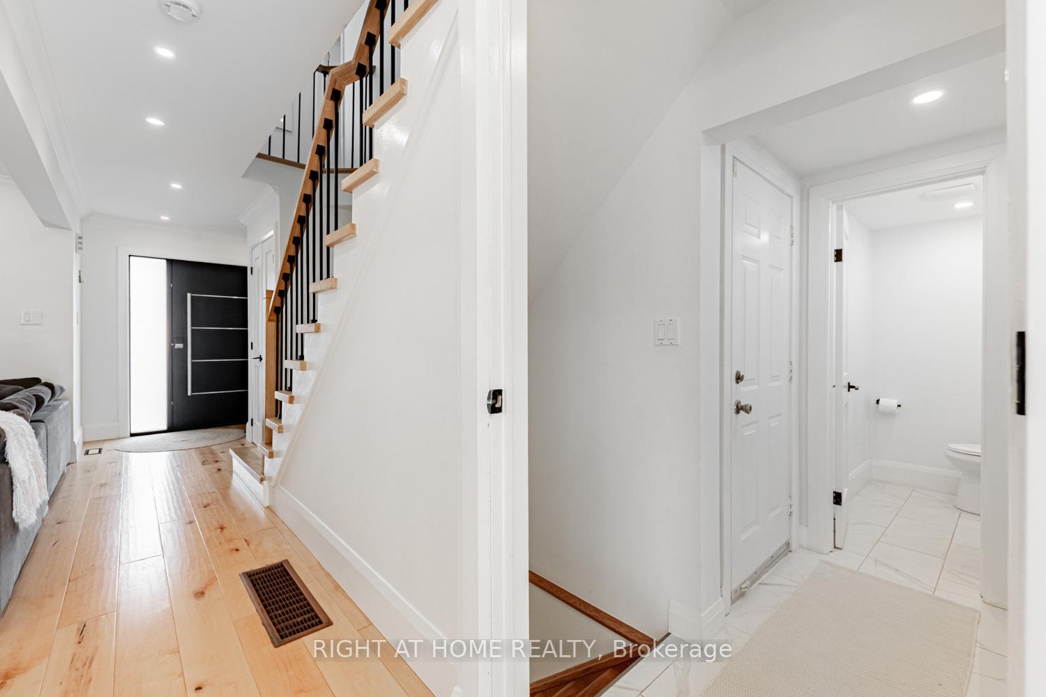 Photo 6 of 255 Montebello Avenue, Vaughan, Sonoma Heights — HOMEH