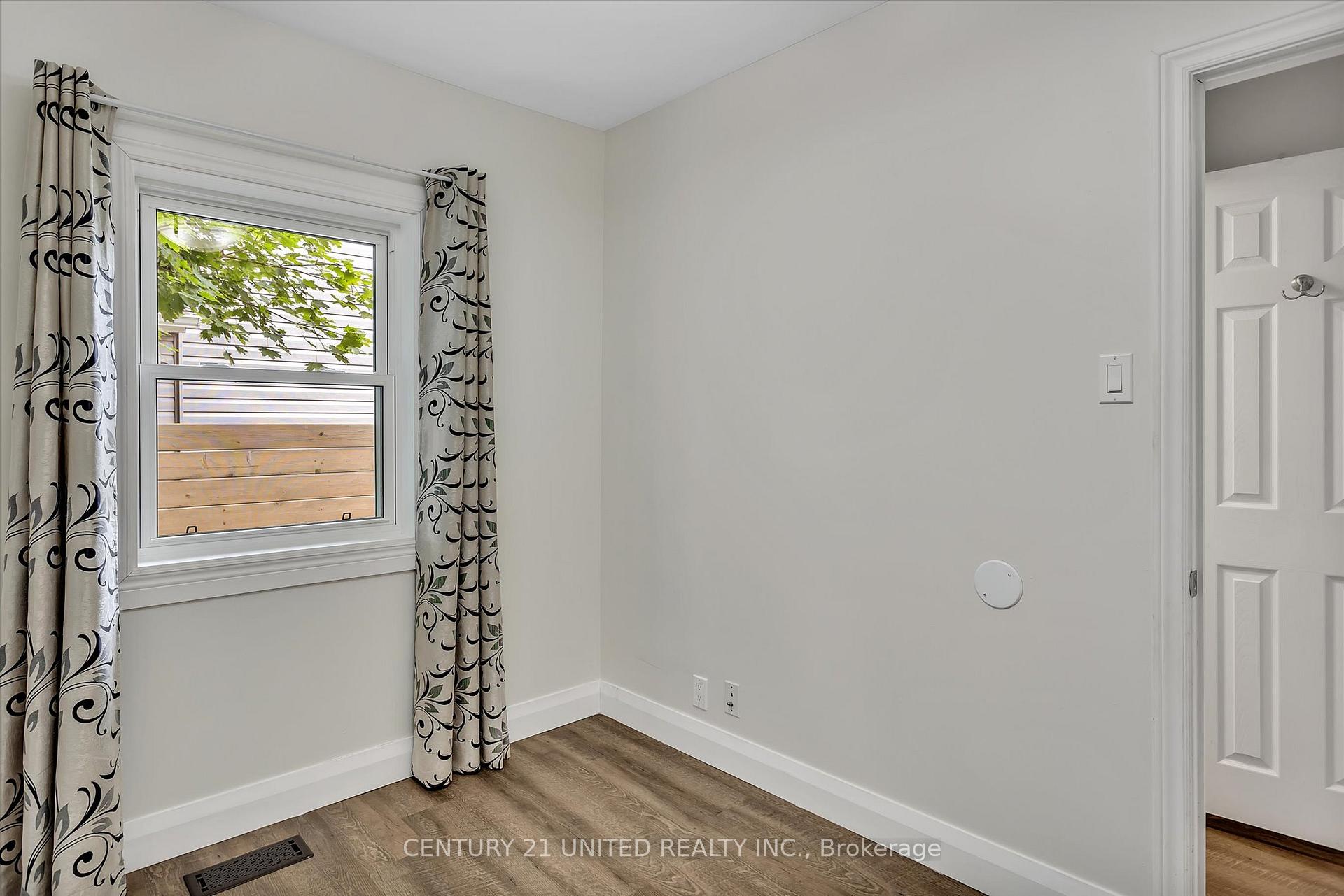 Photo 14 of 181 Hazlitt Street, Peterborough, Ashburnham Ward 4 — HOMEH