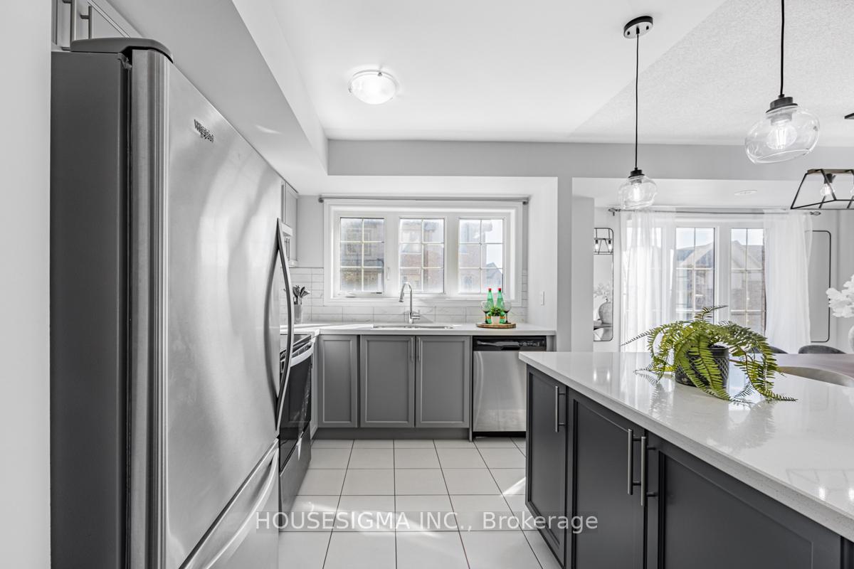 Photo 12 of 43 Amulet Way E, Whitby, Rolling Acres — HOMEH