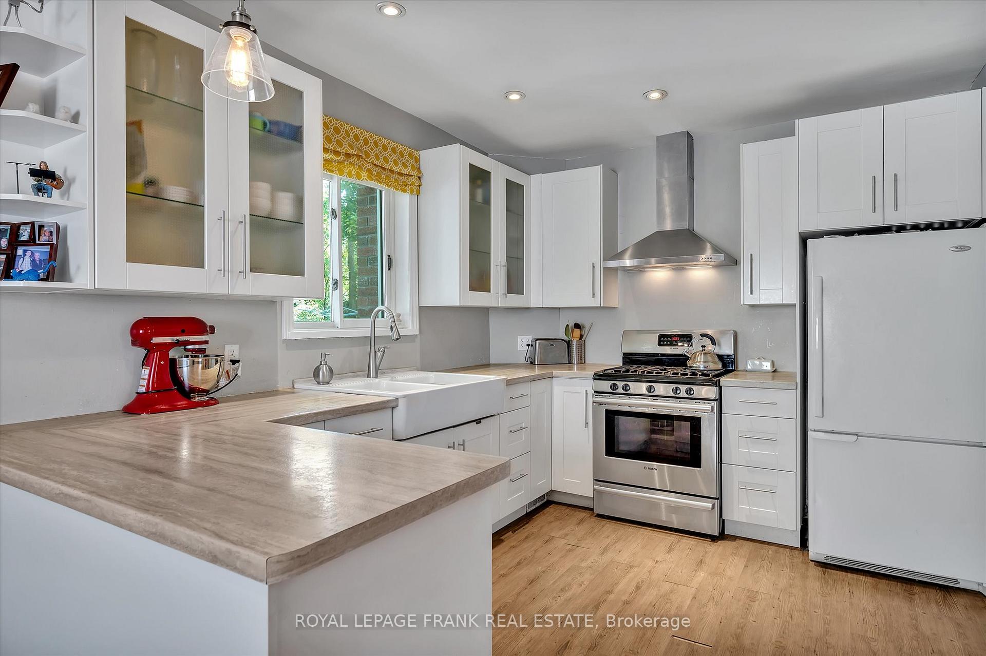 Photo 5 of 472 Murray Street, Peterborough, Town Ward 3 — HOMEH