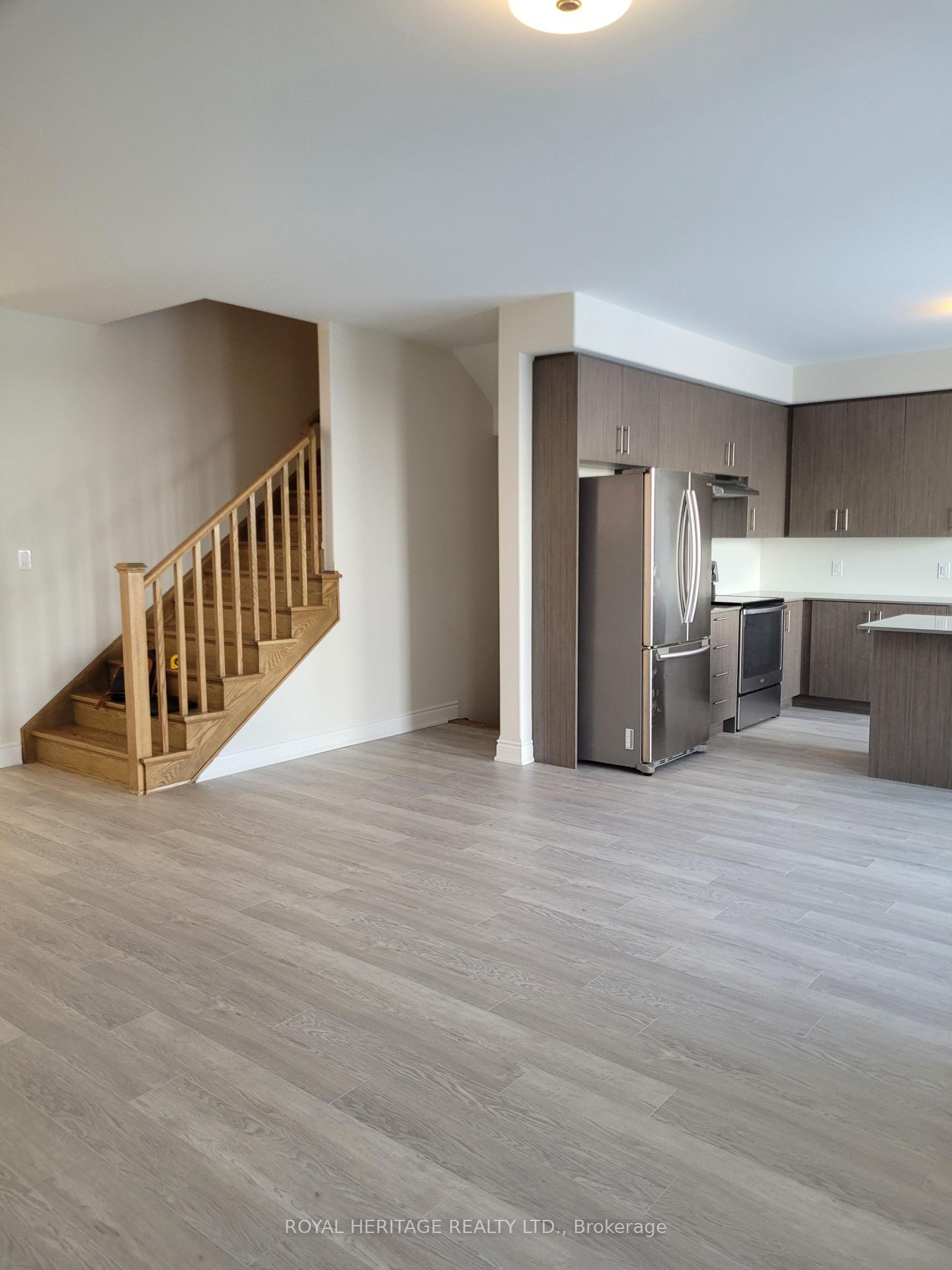 Photo 13 of 426 Melling Avenue, Peterborough, Northcrest Ward 5 — HOMEH
