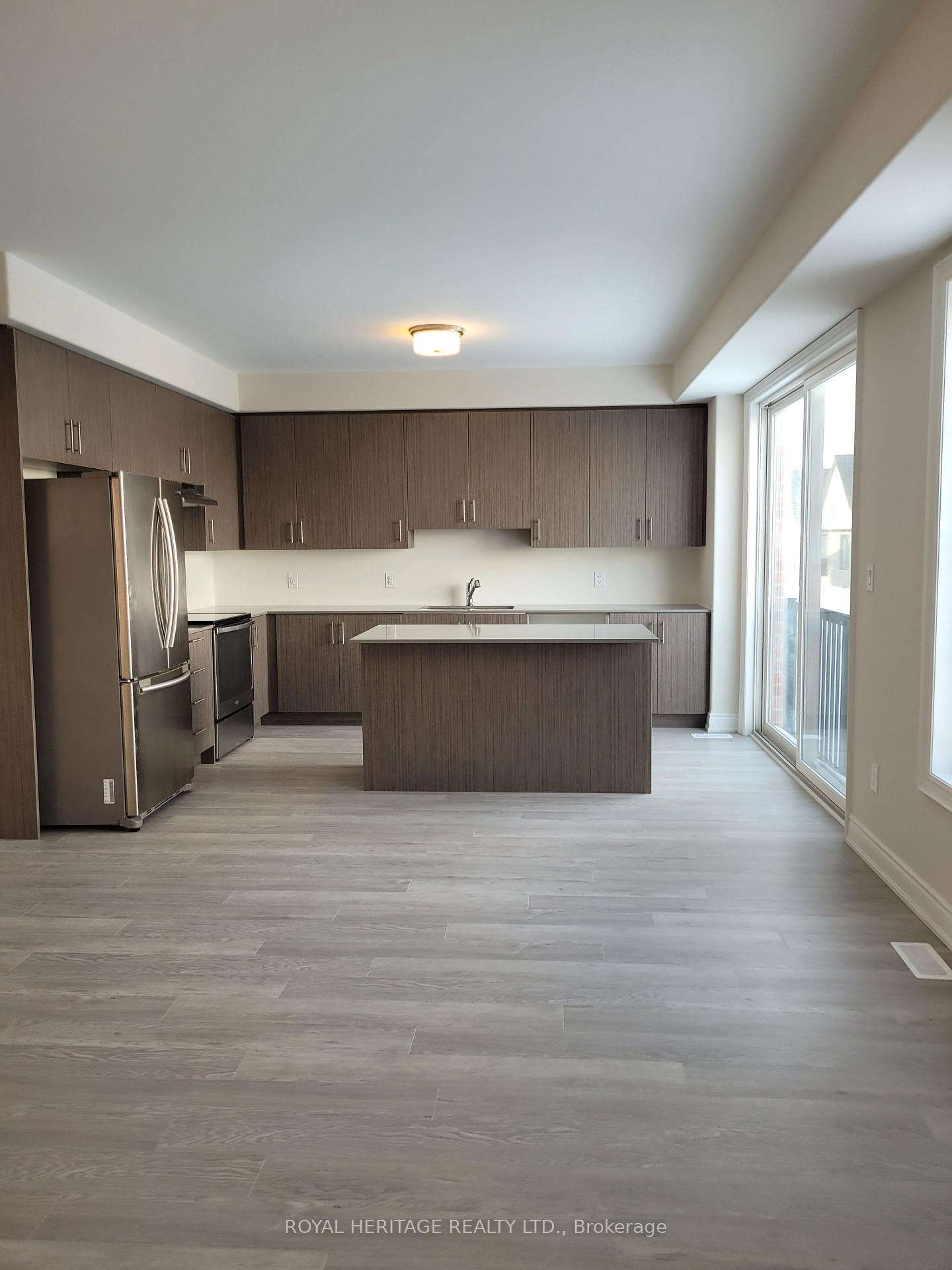 Photo 14 of 426 Melling Avenue, Peterborough, Northcrest Ward 5 — HOMEH