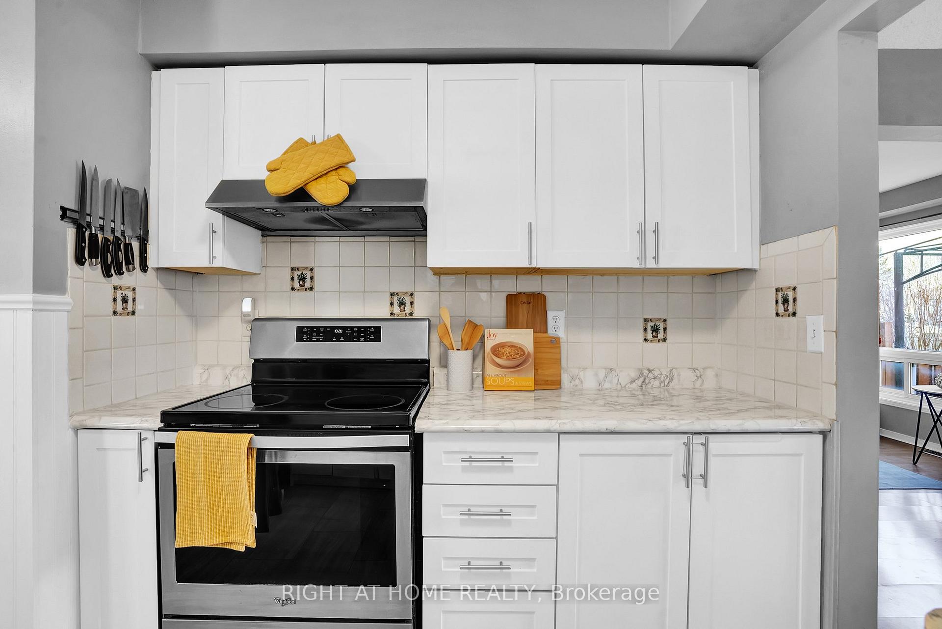 Photo 21 of 1569 Connery Crescent, Oshawa, Lakeview — HOMEH