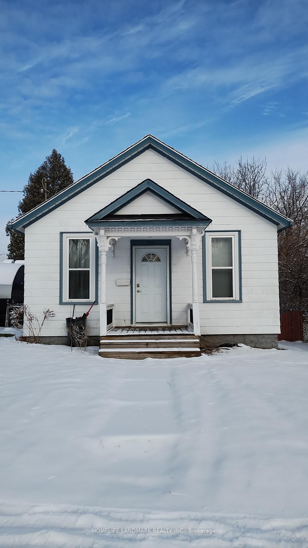 Front of 5761 Peer Street