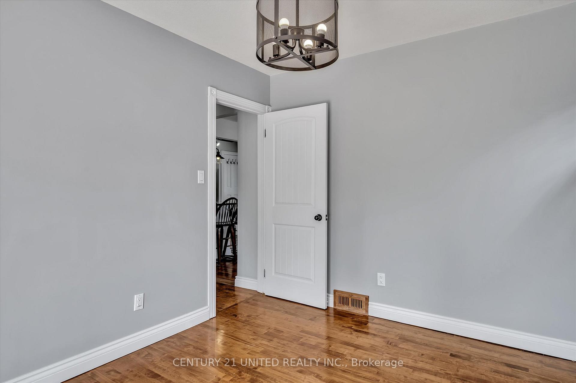 Photo 21 of 41 Morrow Street, Peterborough, Otonabee Ward 1 — HOMEH