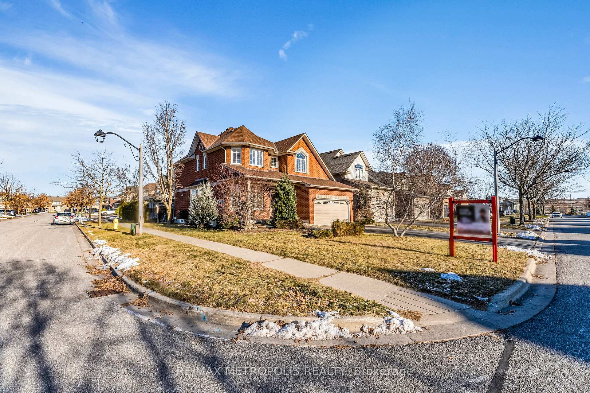 Photo 2 of 458 Meadow Street, Oshawa, Kedron — HOMEH