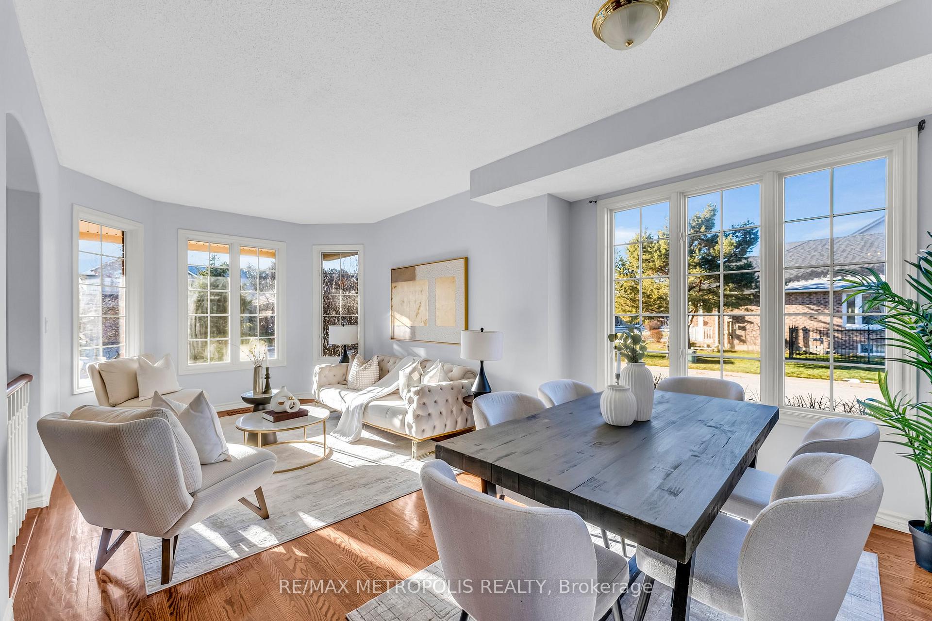 Photo 4 of 458 Meadow Street, Oshawa, Kedron — HOMEH