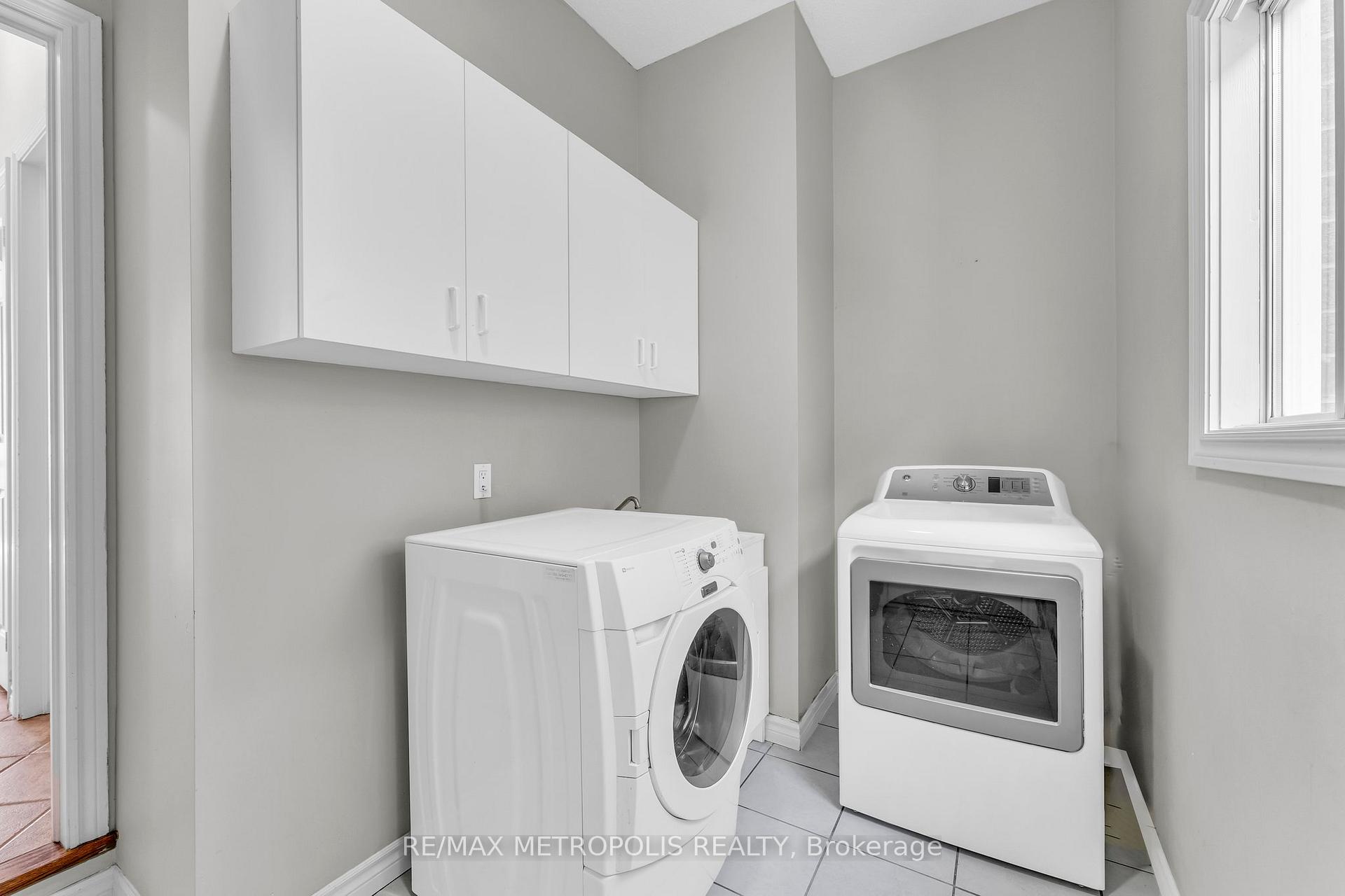 Photo 7 of 458 Meadow Street, Oshawa, Kedron — HOMEH