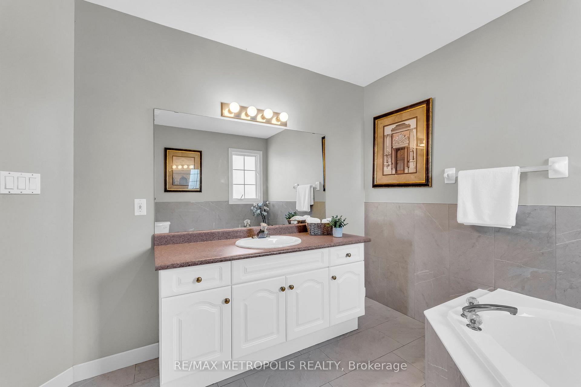 Photo 27 of 458 Meadow Street, Oshawa, Kedron — HOMEH