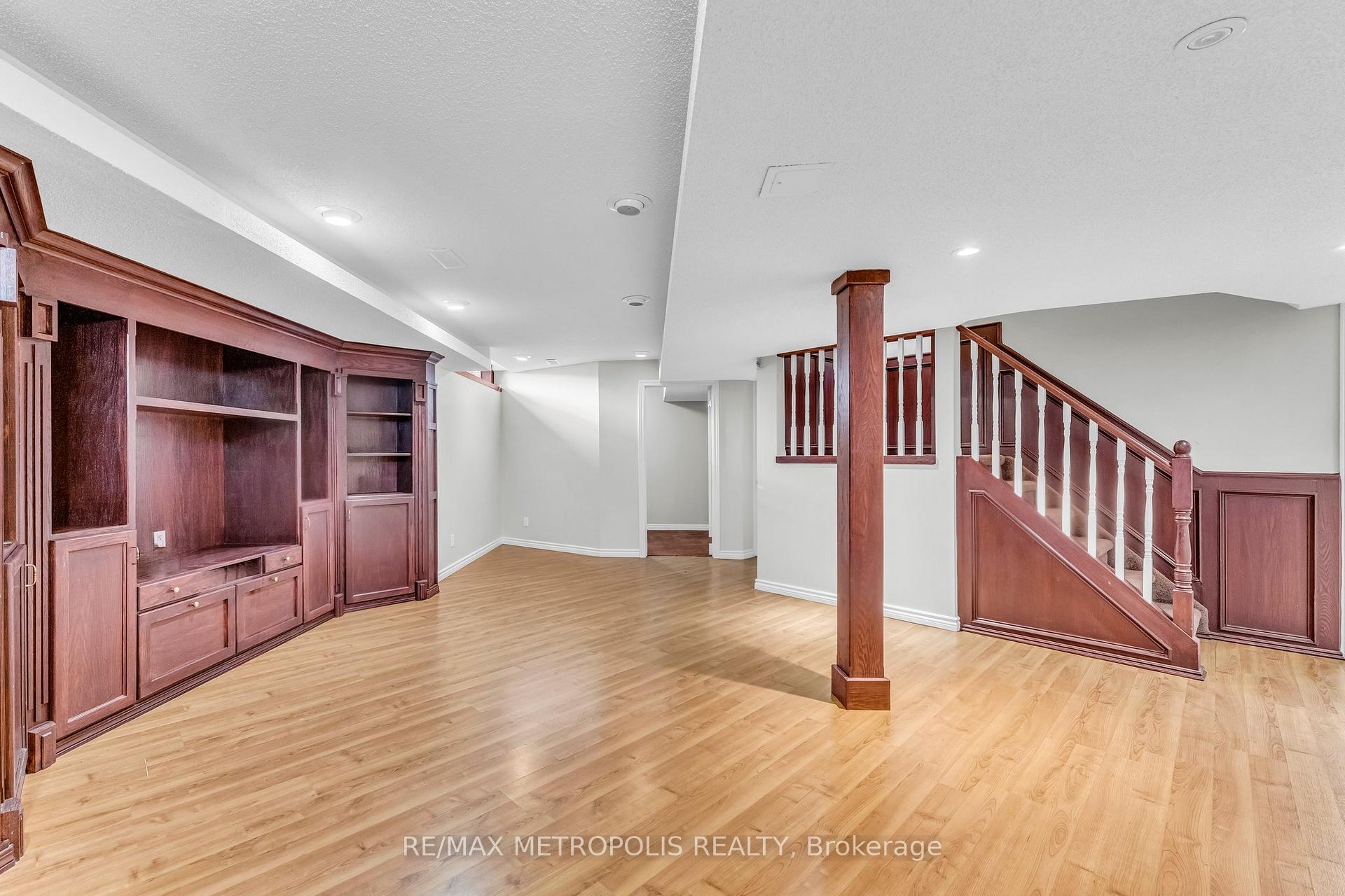 Photo 28 of 458 Meadow Street, Oshawa, Kedron — HOMEH
