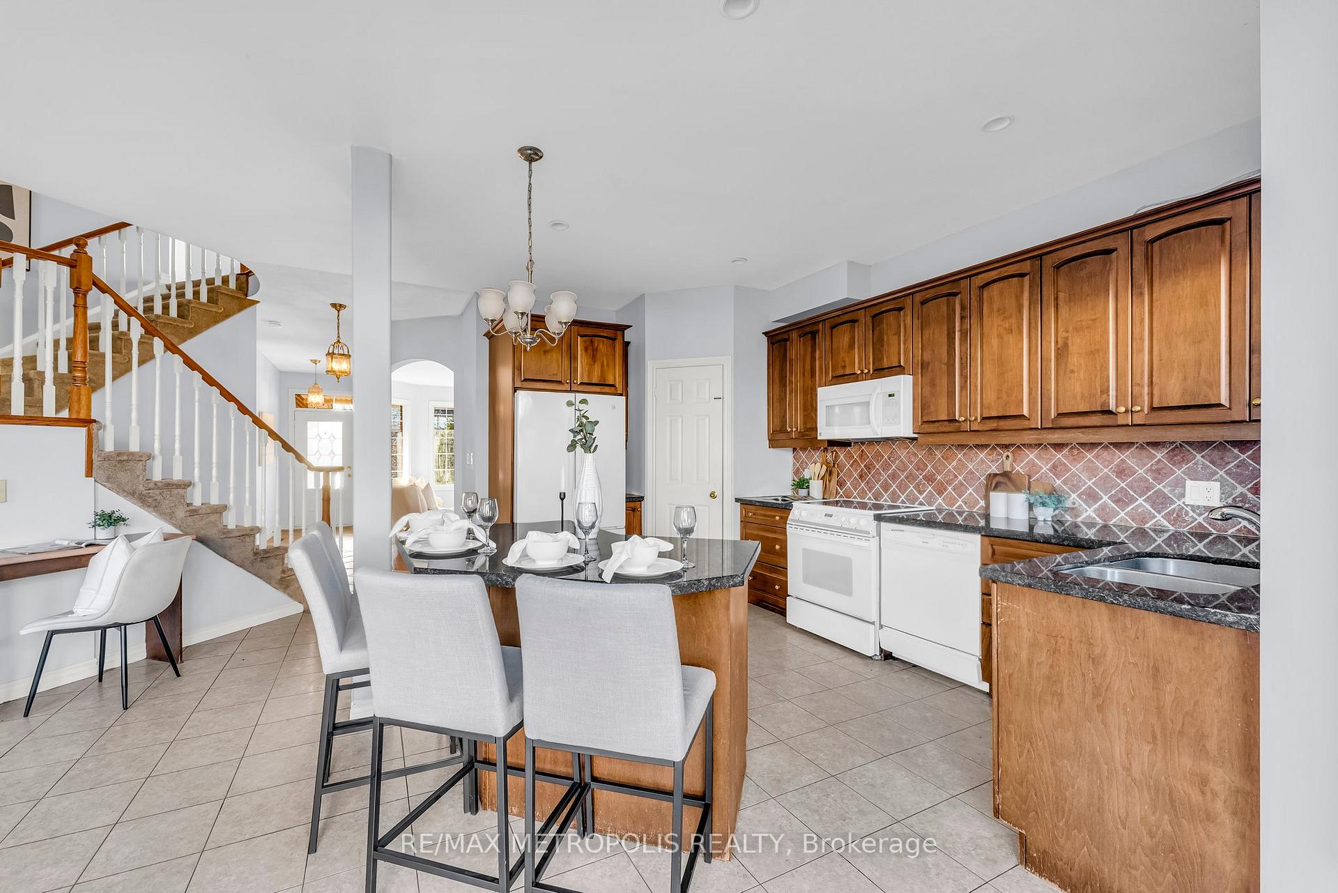 Photo 33 of 458 Meadow Street, Oshawa, Kedron — HOMEH