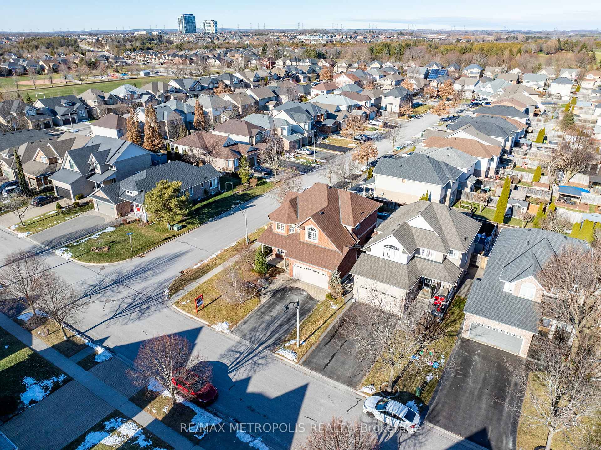 Photo 37 of 458 Meadow Street, Oshawa, Kedron — HOMEH