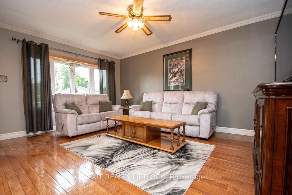 Photo 6 of 493 Howden Street, Peterborough, Otonabee Ward 1 — HOMEH