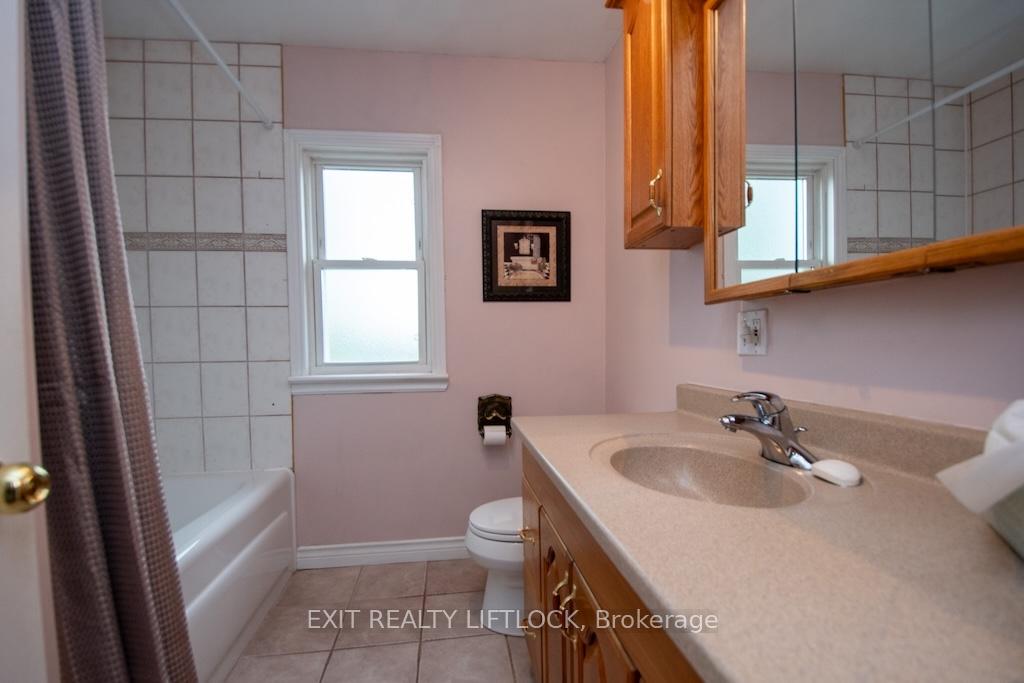 Photo 22 of 493 Howden Street, Peterborough, Otonabee Ward 1 — HOMEH