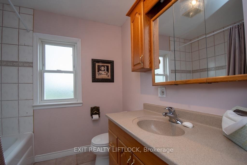 Photo 23 of 493 Howden Street, Peterborough, Otonabee Ward 1 — HOMEH