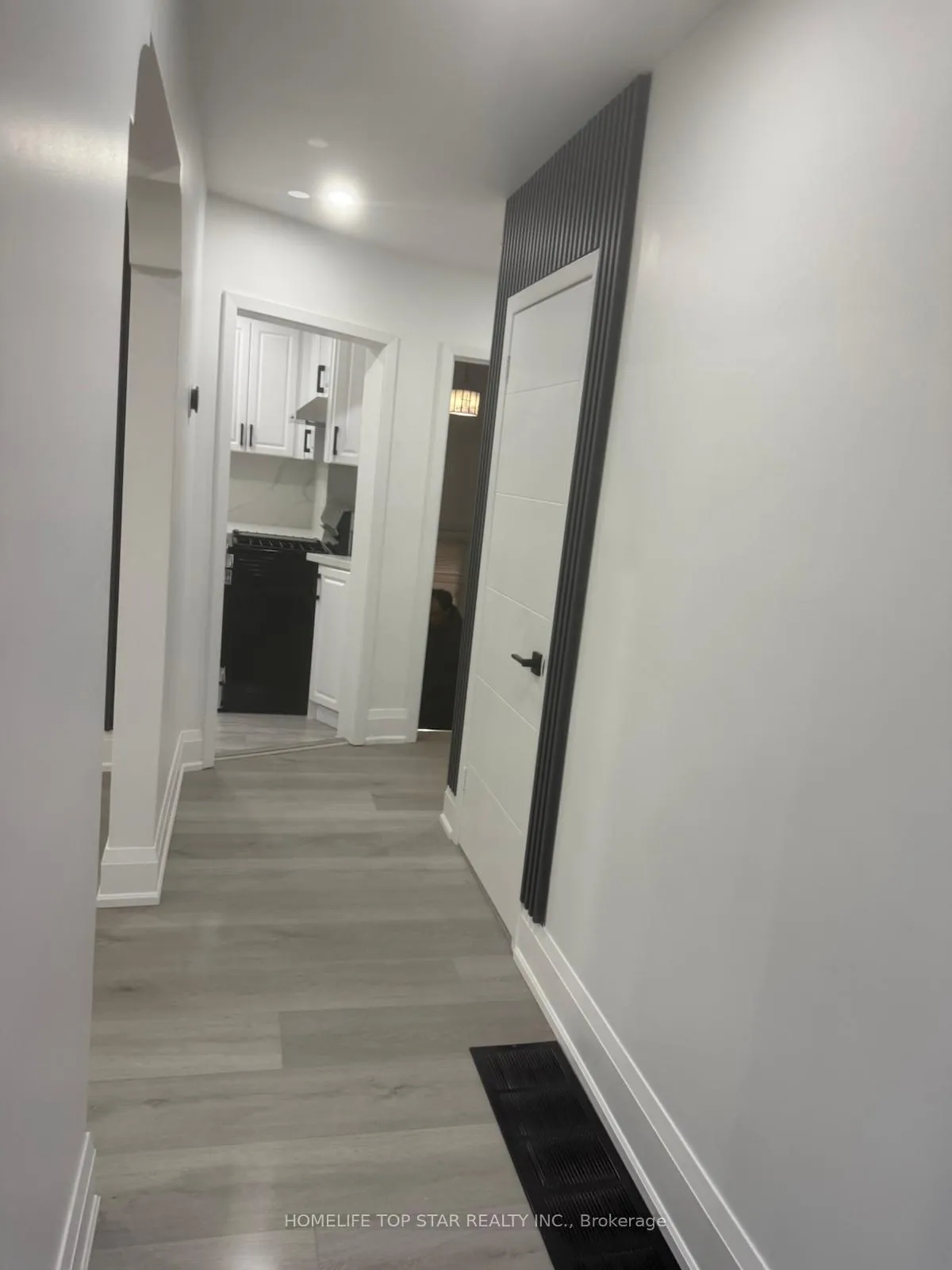 Photo 4 of Unit Main, 25 Mackinac Crescent, Scarborough, Bendale — HOMEH